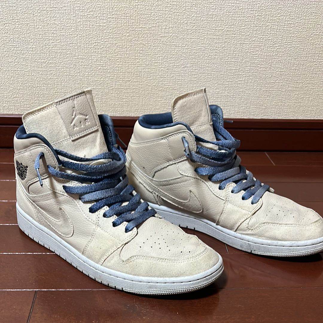 Nike Women's Air Jordan 1 Mid "Sanddrift/Indigo"
