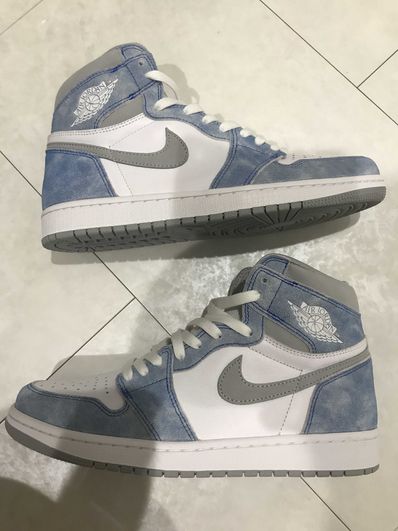 Nike Air Jordan 1 High OG "Hyper Royal"