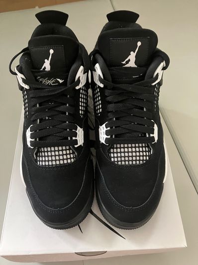 Nike Air Jordan 4 Retro "White Thunder"