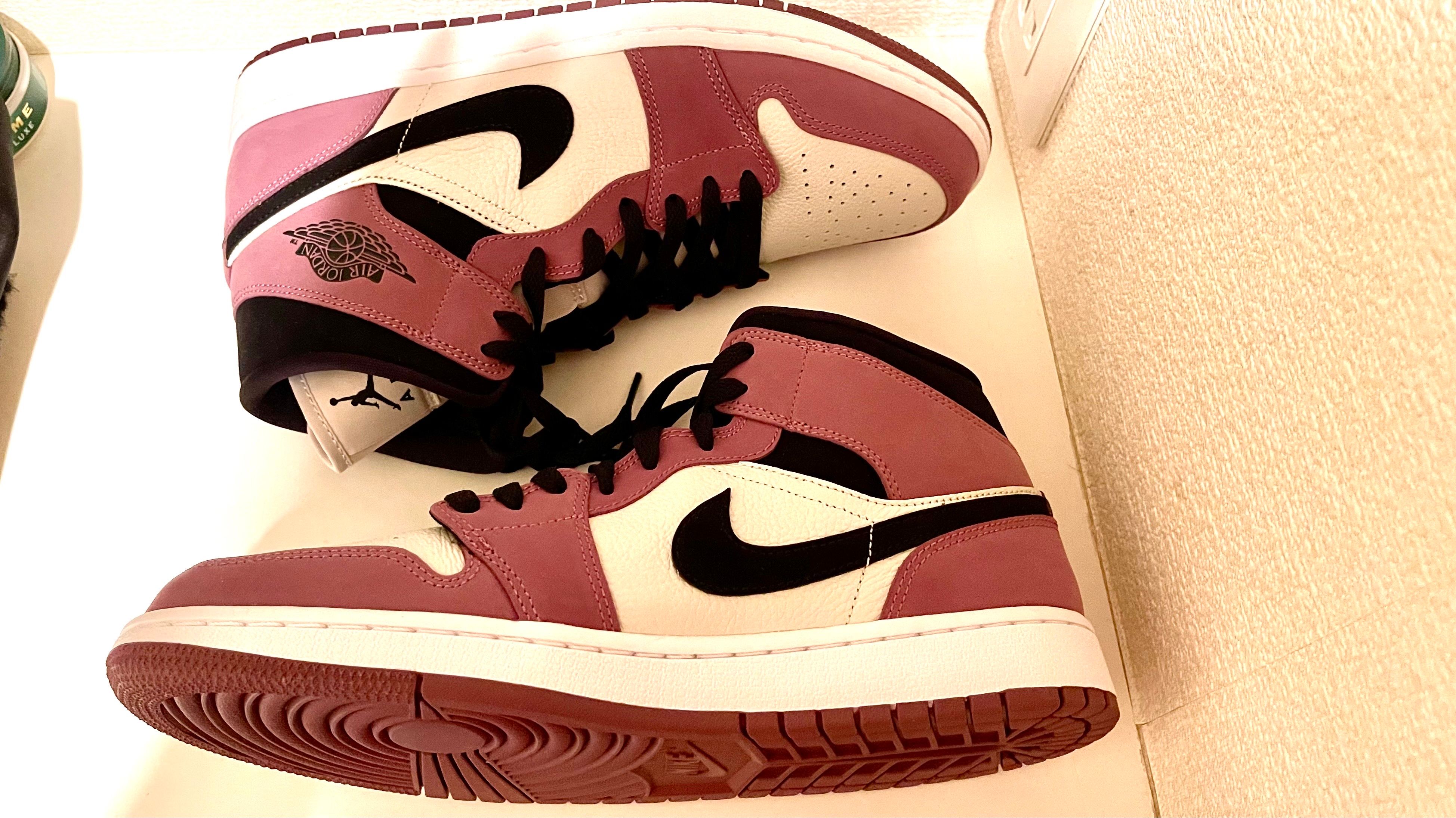 Nike Women's Air Jordan 1 Mid "Berry Pink"