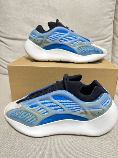ADIDAS YEEZY 700 V3