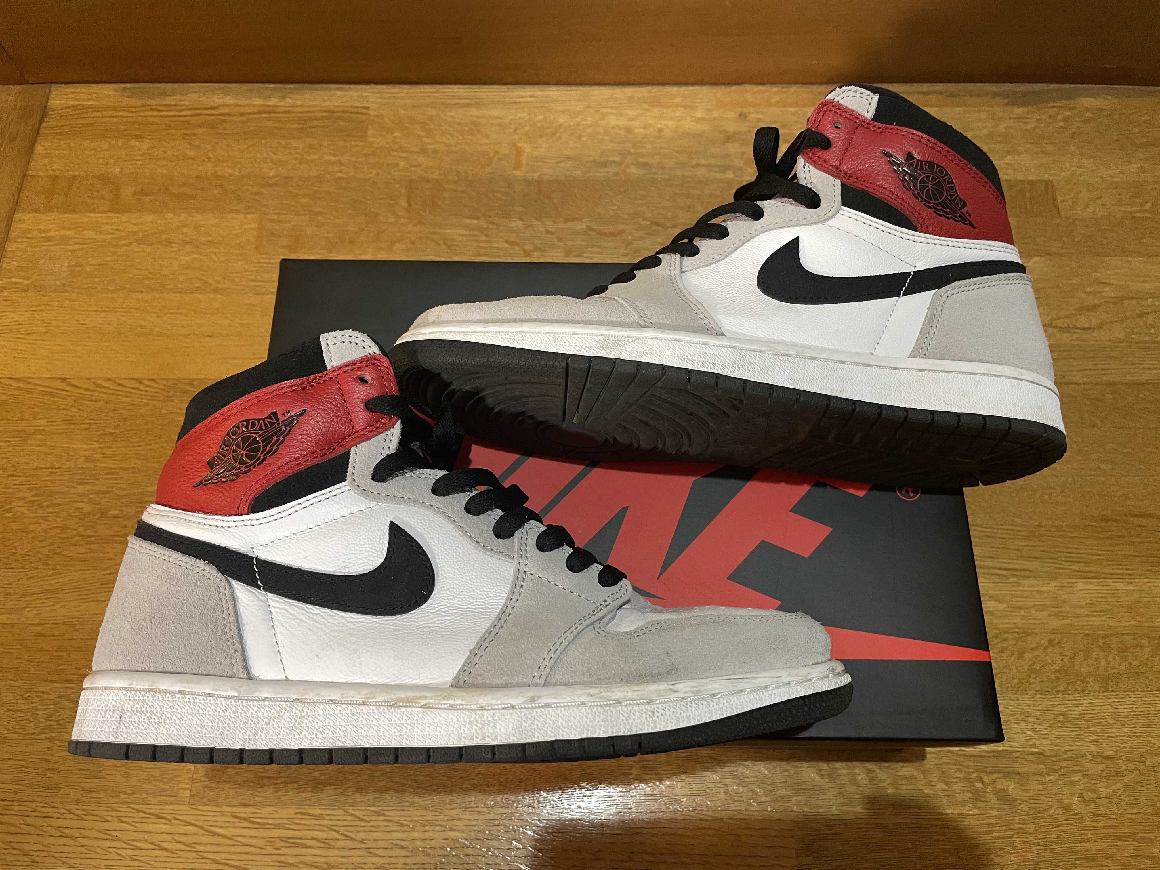 Nike Air Jordan 1 High OG "White/Black/Light Smoke Grey"