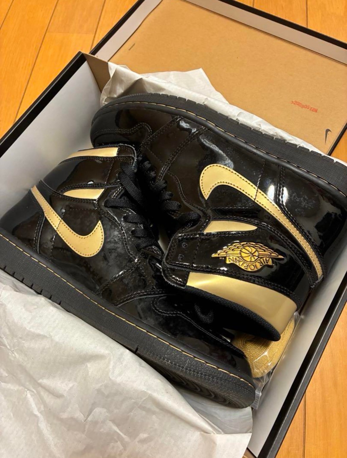 Nike Air Jordan 1 High OG "Black-Metalic Gold"