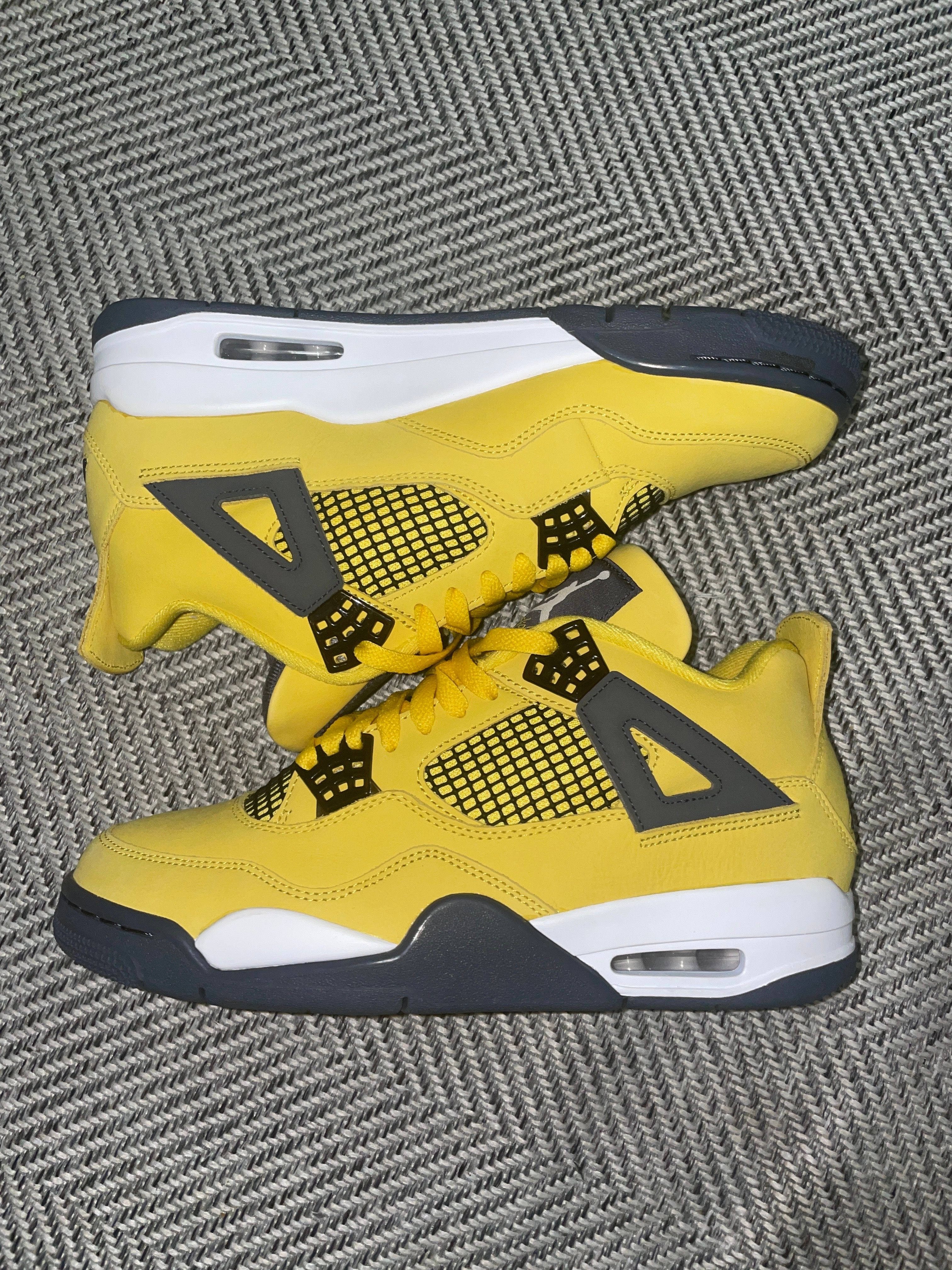 Nike Air Jordan 4 "Tour Yellow"