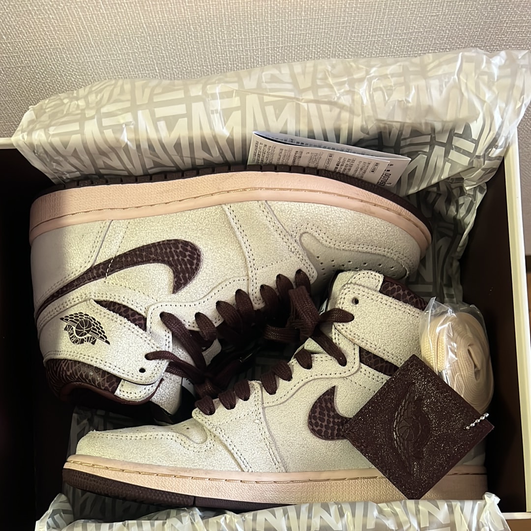 アママニエール × ナイキ エアジョーダン1 レトロ ハイ OG "セイルアンドバーガンディ"