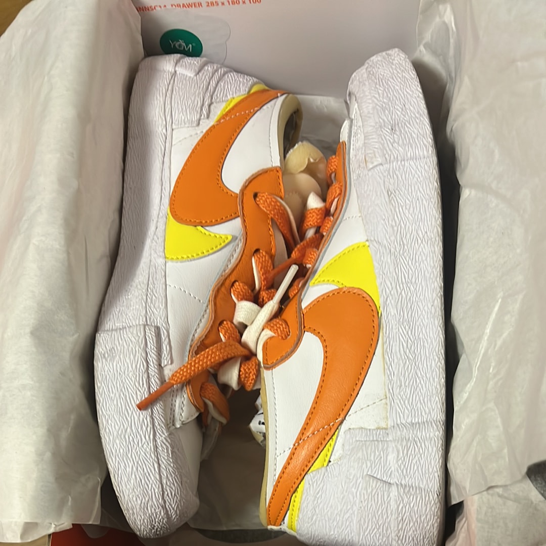 サカイ × ナイキ ブレーザー ロー "マグマオレンジ"