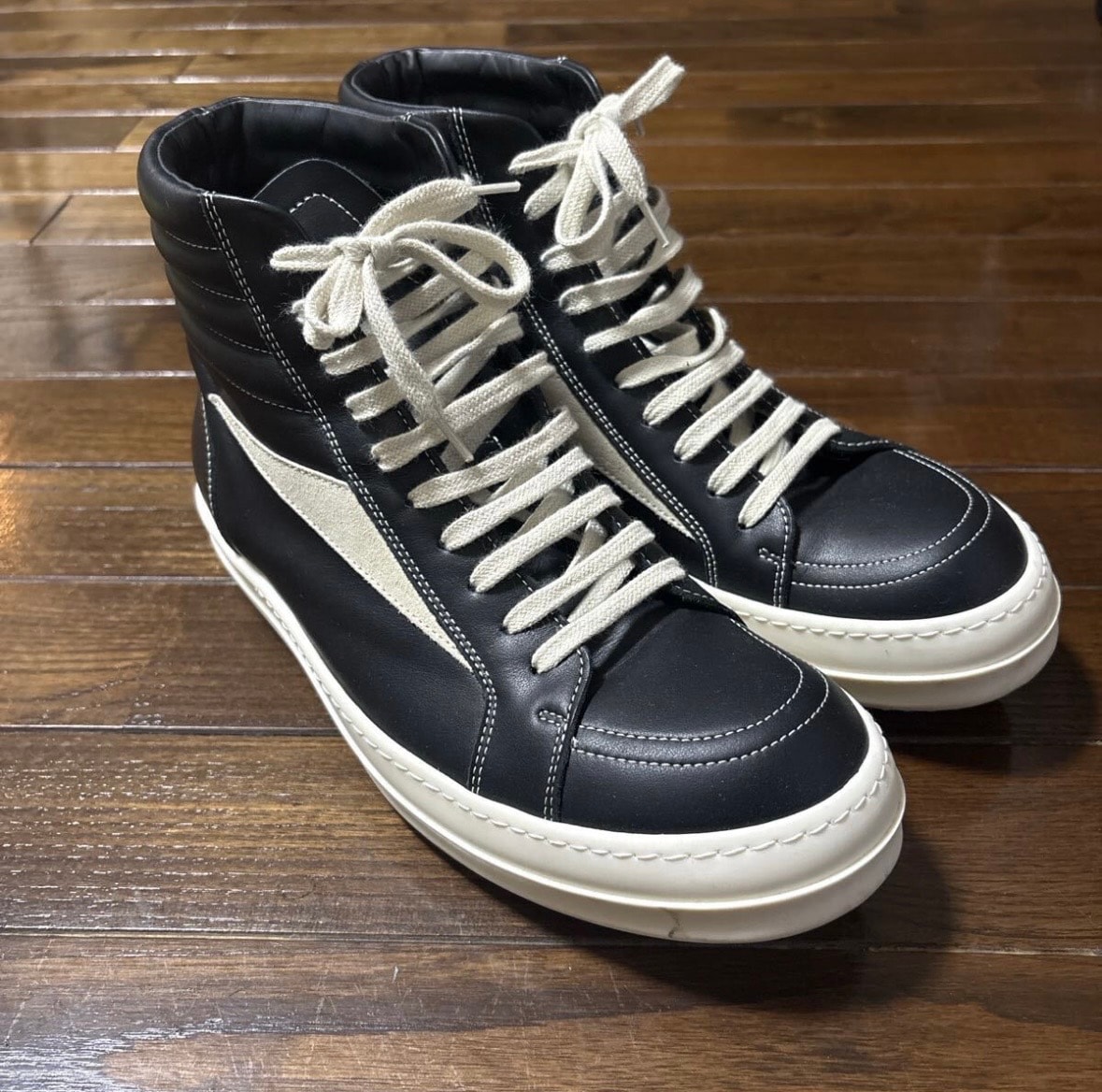 リックオウエンス ハイ ヴィンテージ スニーカー "ブラック/ミルク"