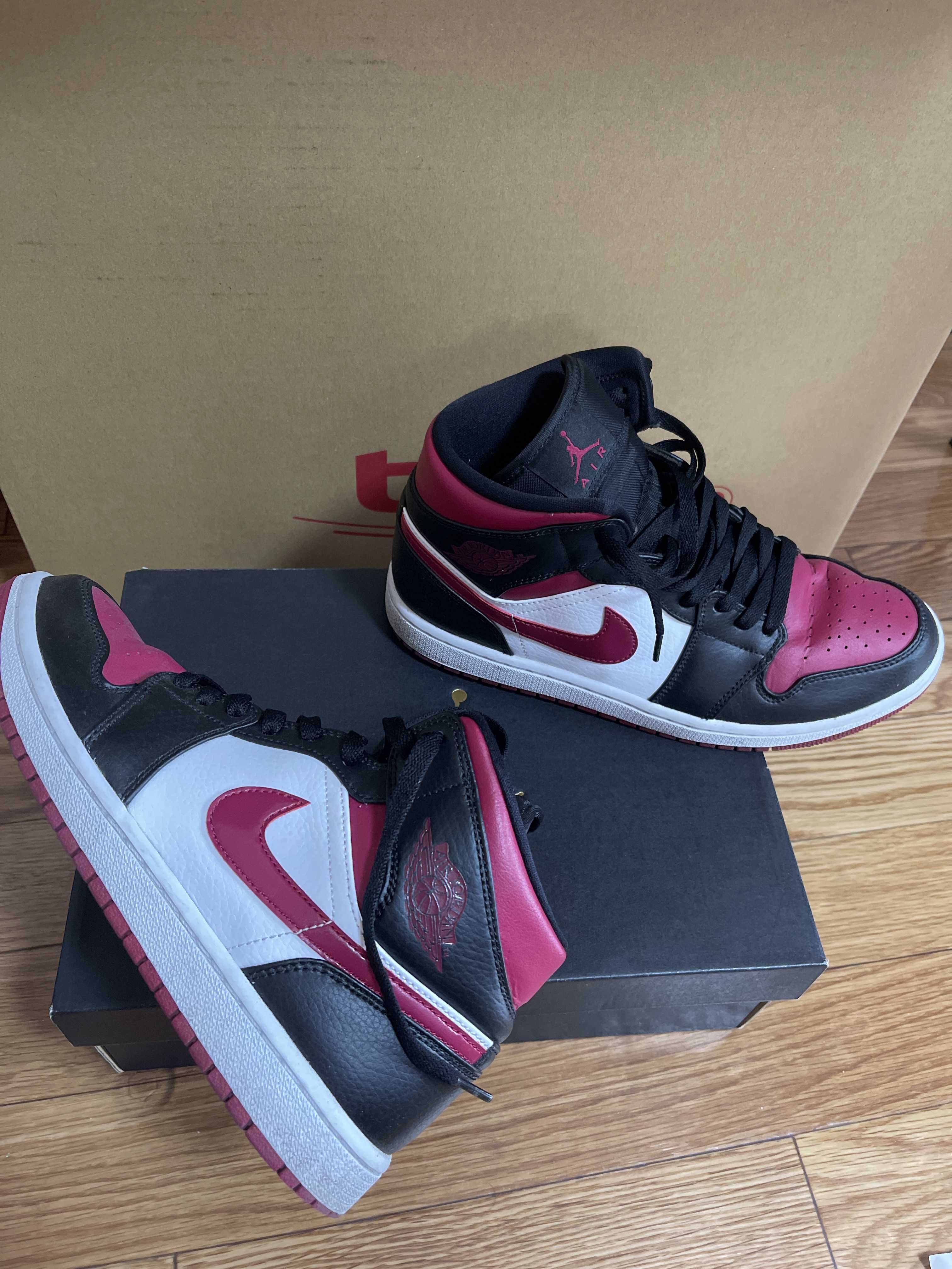 NIKE AIR JORDAN 1 MID "BLACK/RED/WHITE"