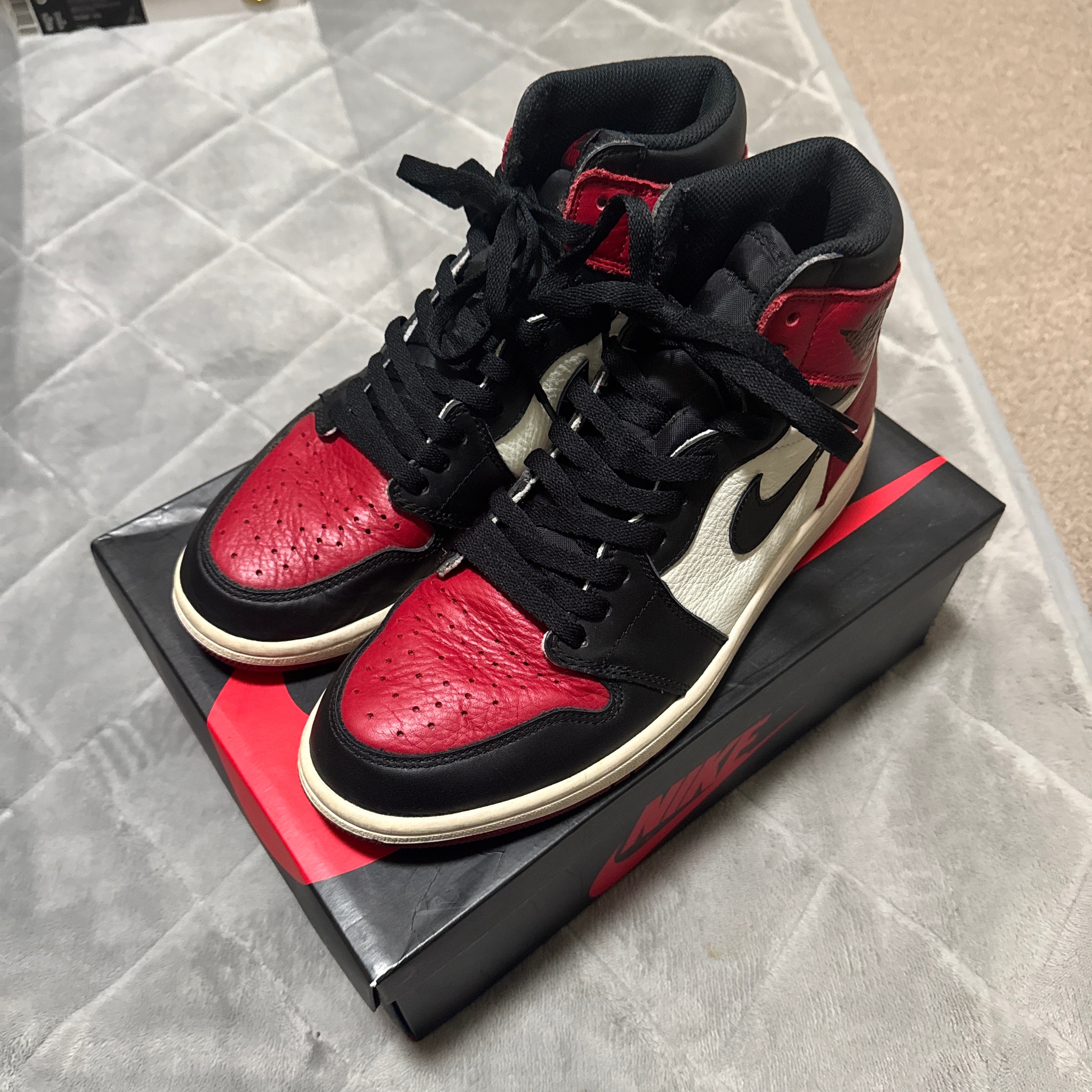 Nike Air Jordan 1 Retro High OG "Bred Toe"