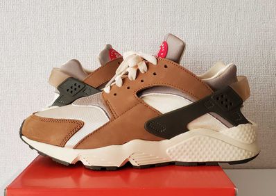 Stussy × Nike Air Huarache "Desert Oak"