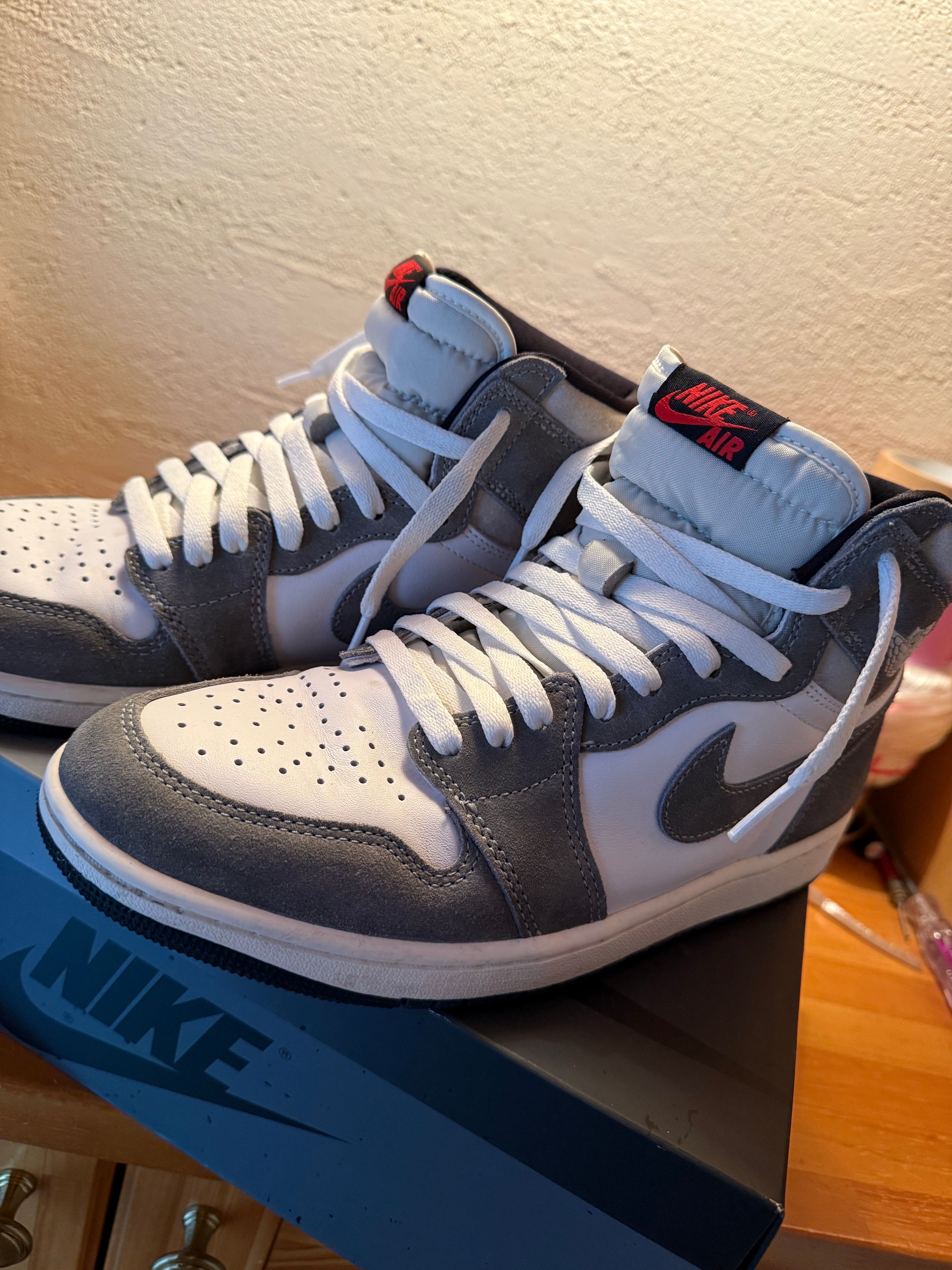 Nike Air Jordan 1 Retro High OG "Black and Smoke Grey"