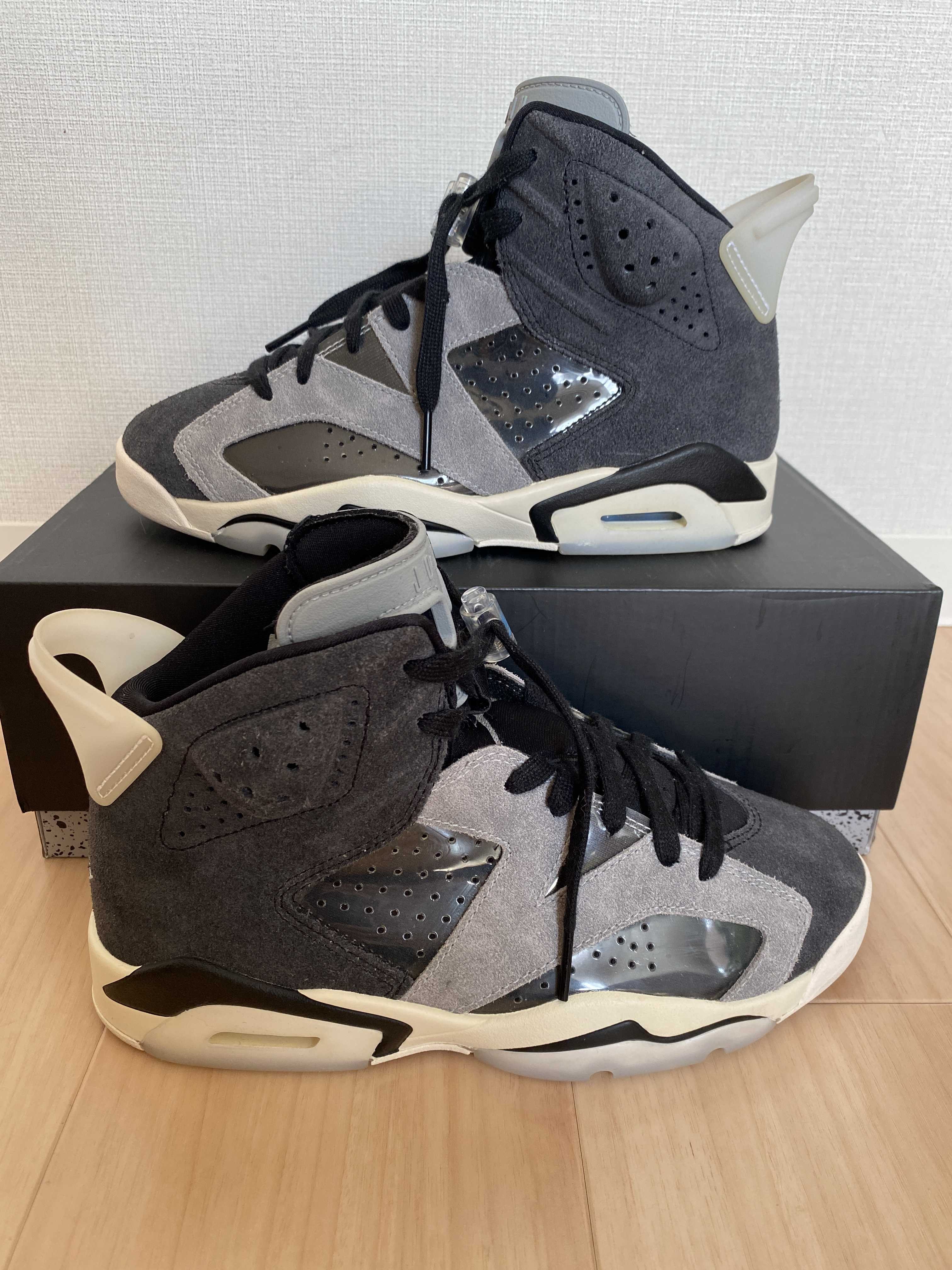NIike Women's Air Jordan 6 "Smoke Grey"