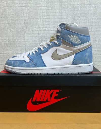 Nike Air Jordan 1 High OG "Hyper Royal"
