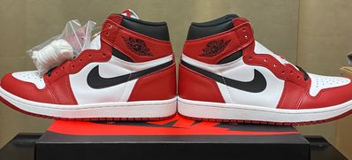 Nike Air Jordan 1 Retro High "Chicago" (2015)