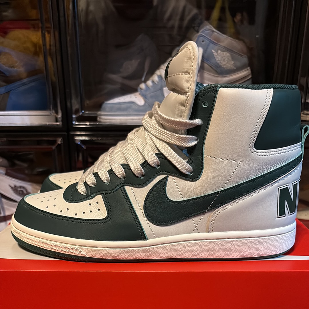 ナイキ ターミネーター ハイ "ノーブルグリーン"