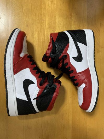 Nike Women's Air Jordan 1 High OG "Satin Red"
