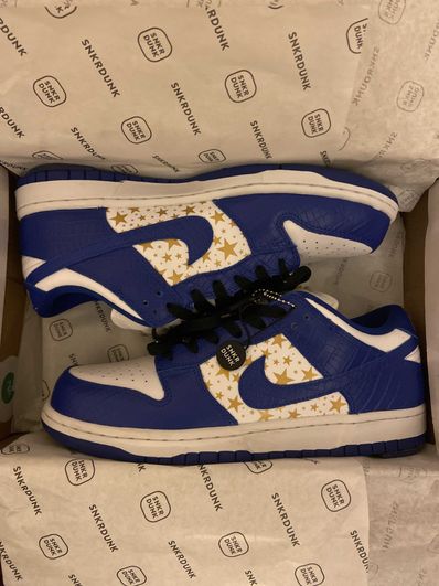 Supreme × Nike SB Dunk Low OG QS Gold Stars "White/Hyper Blue"