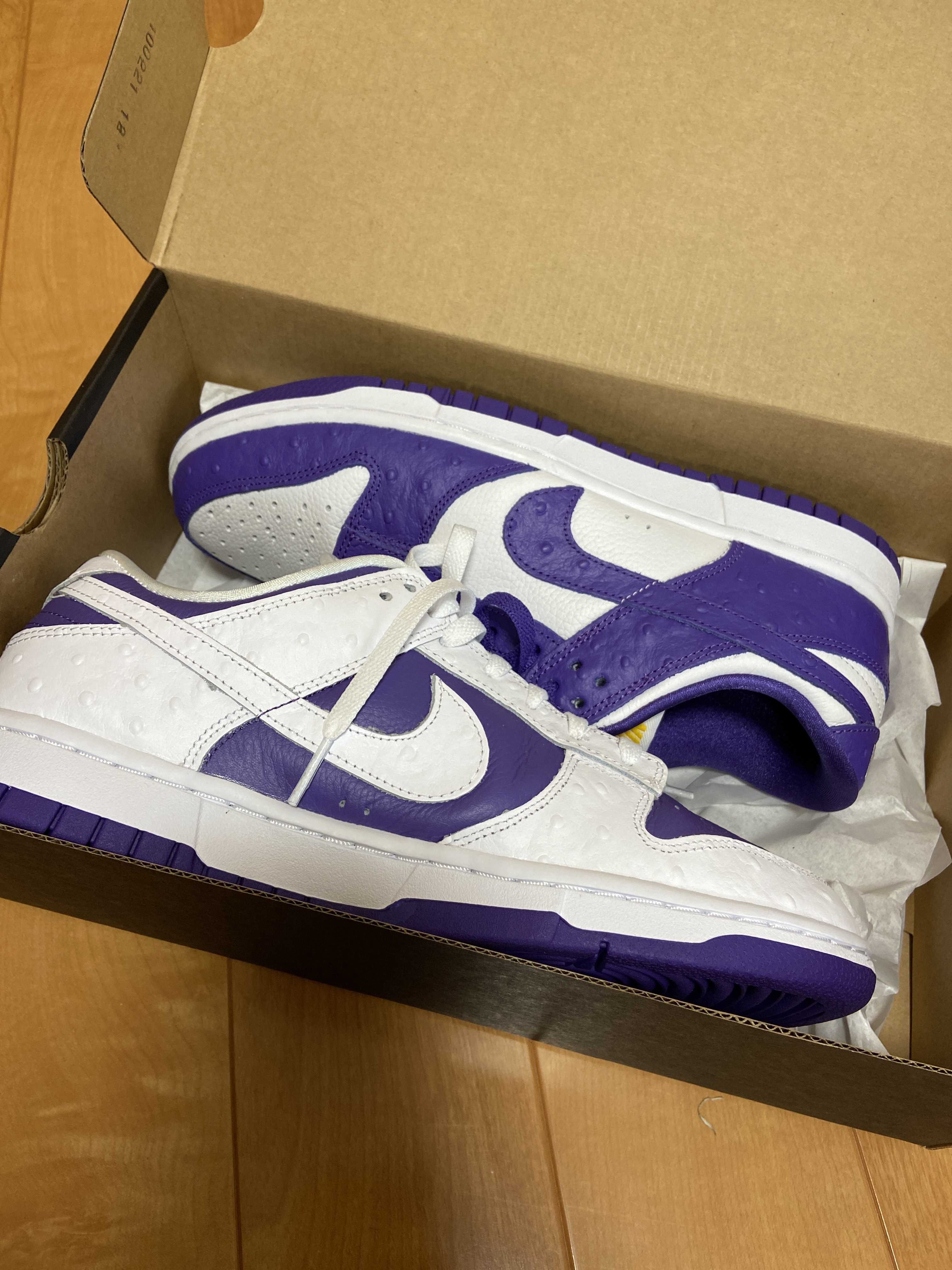 Nike Women's Dunk Low "Made You Look"