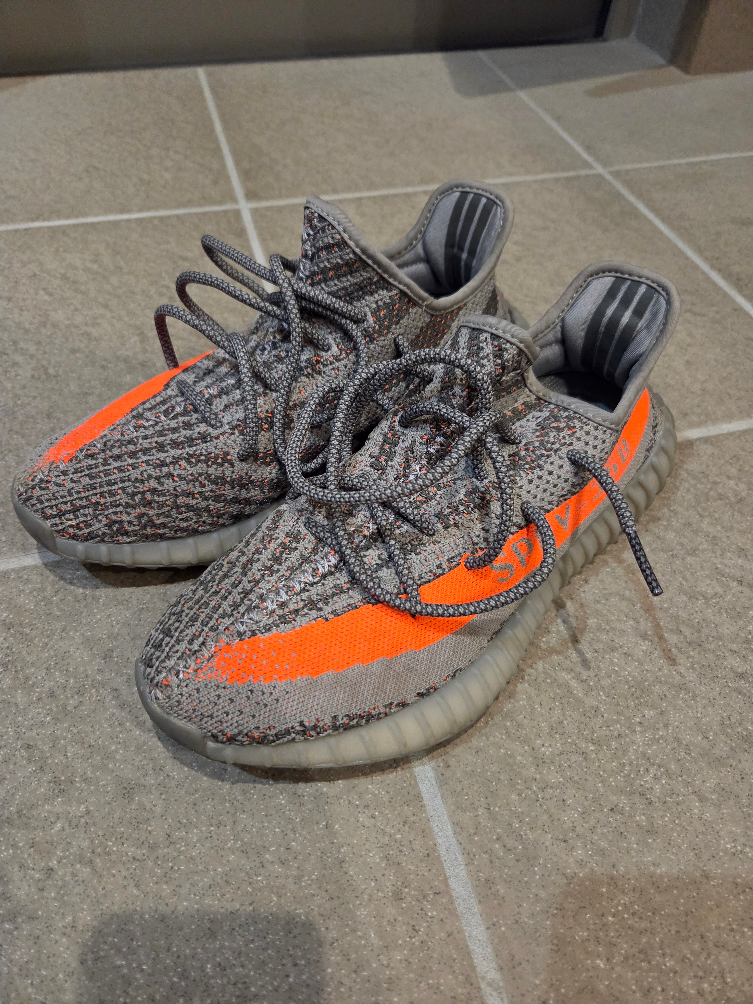 アディダス イージーブースト350V2 "ベルーガ リフレクティブ"