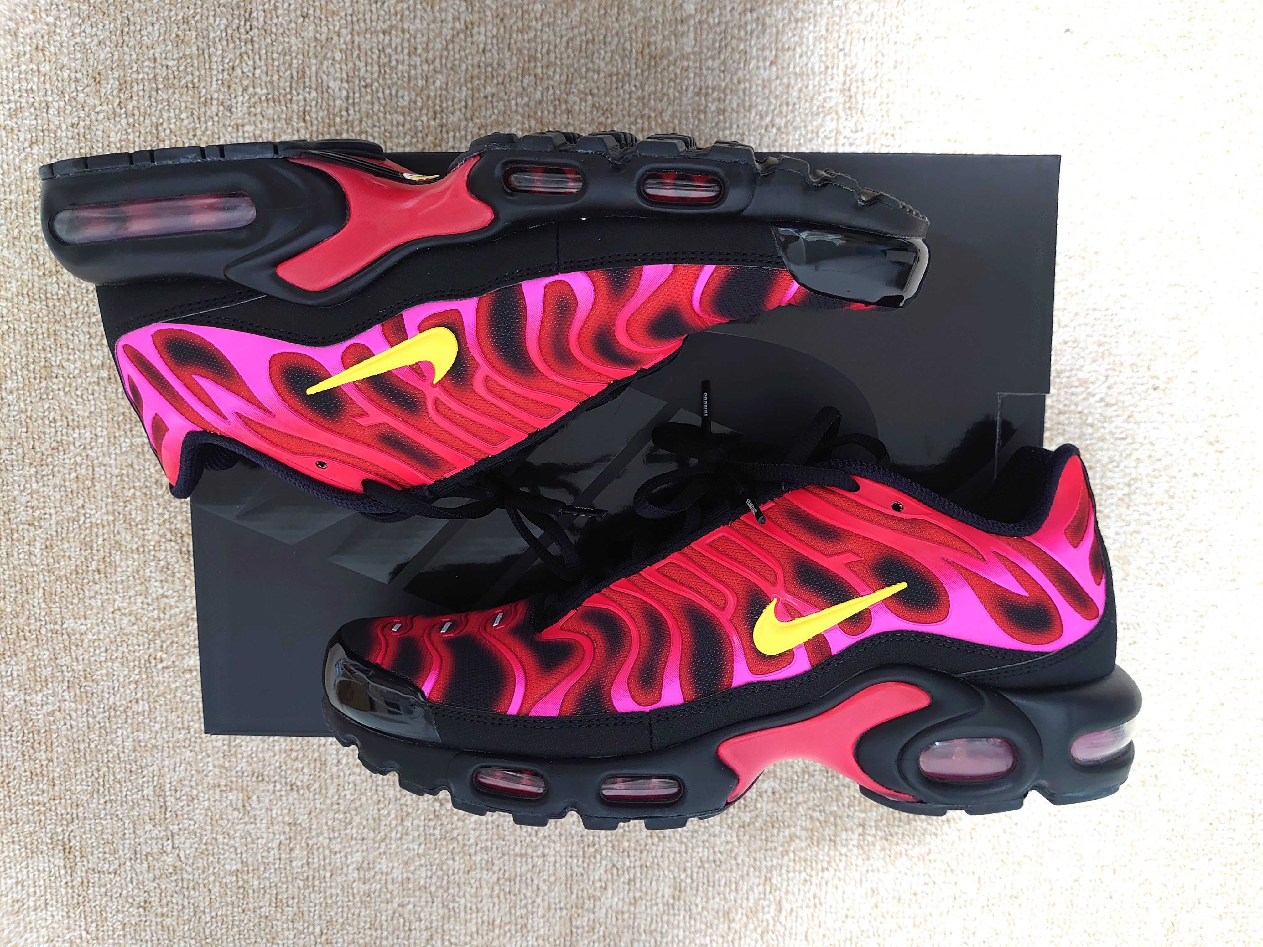 Supreme × Nike Air Max Plus "Hyper Grape"