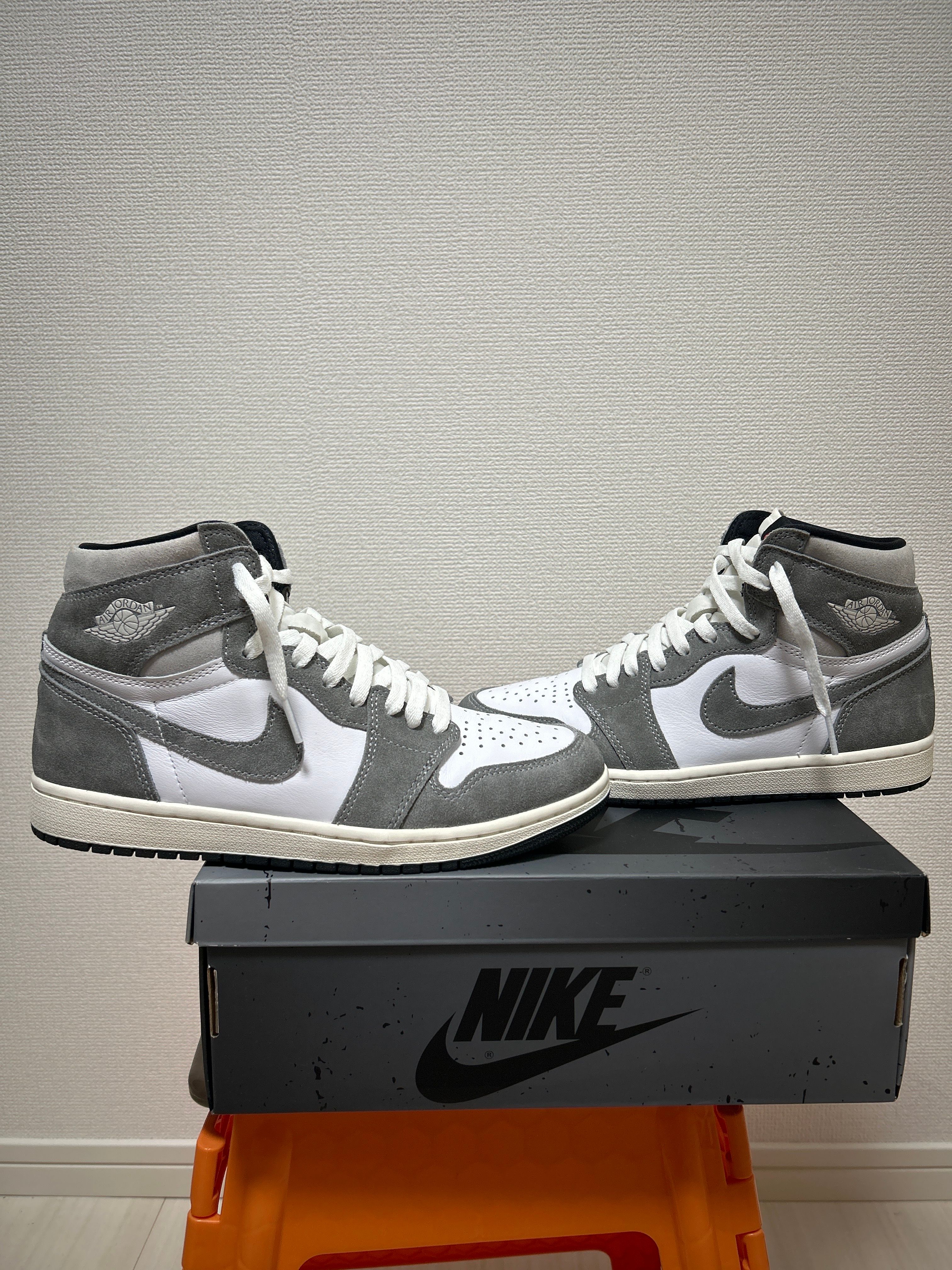 Nike Air Jordan 1 Retro High OG "Black and Smoke Grey"