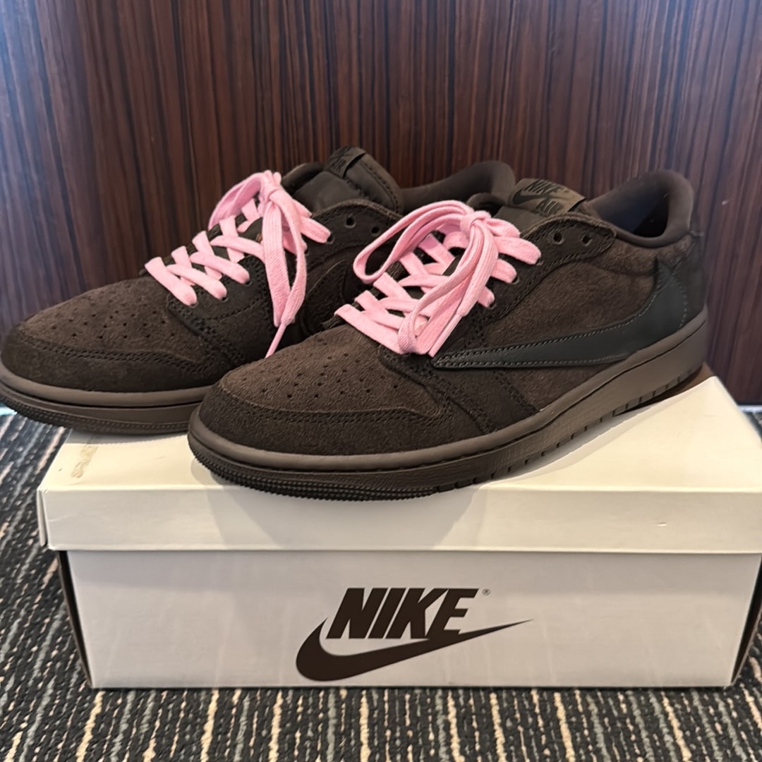 Travis Scott × Nike Air Jordan 1 Low OG SP "Velvet Brown and Dark Mocha"