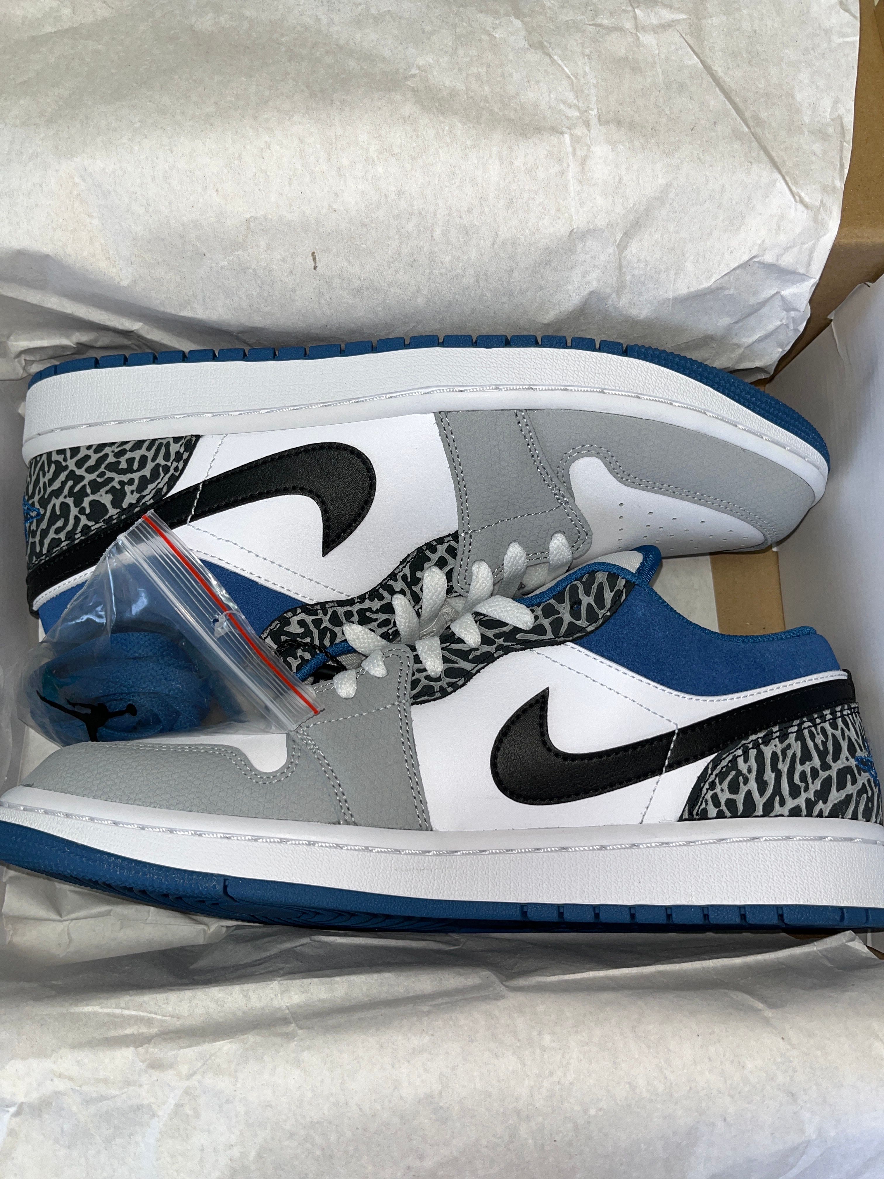 Nike Air Jordan 1 Low "True Blue"
