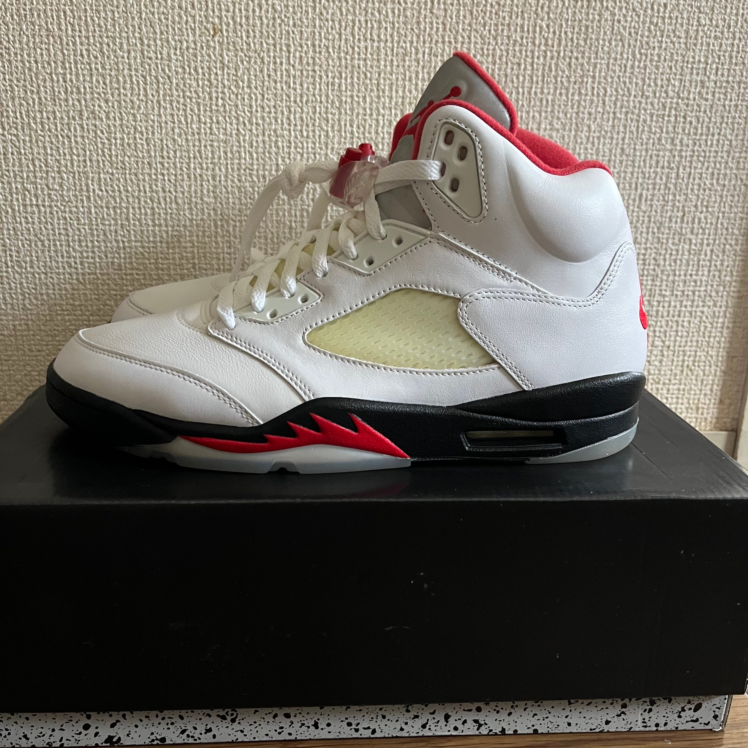 ジョーダン エアジョーダン5 (JORDAN Air Jordan 5) の新作・中古通販