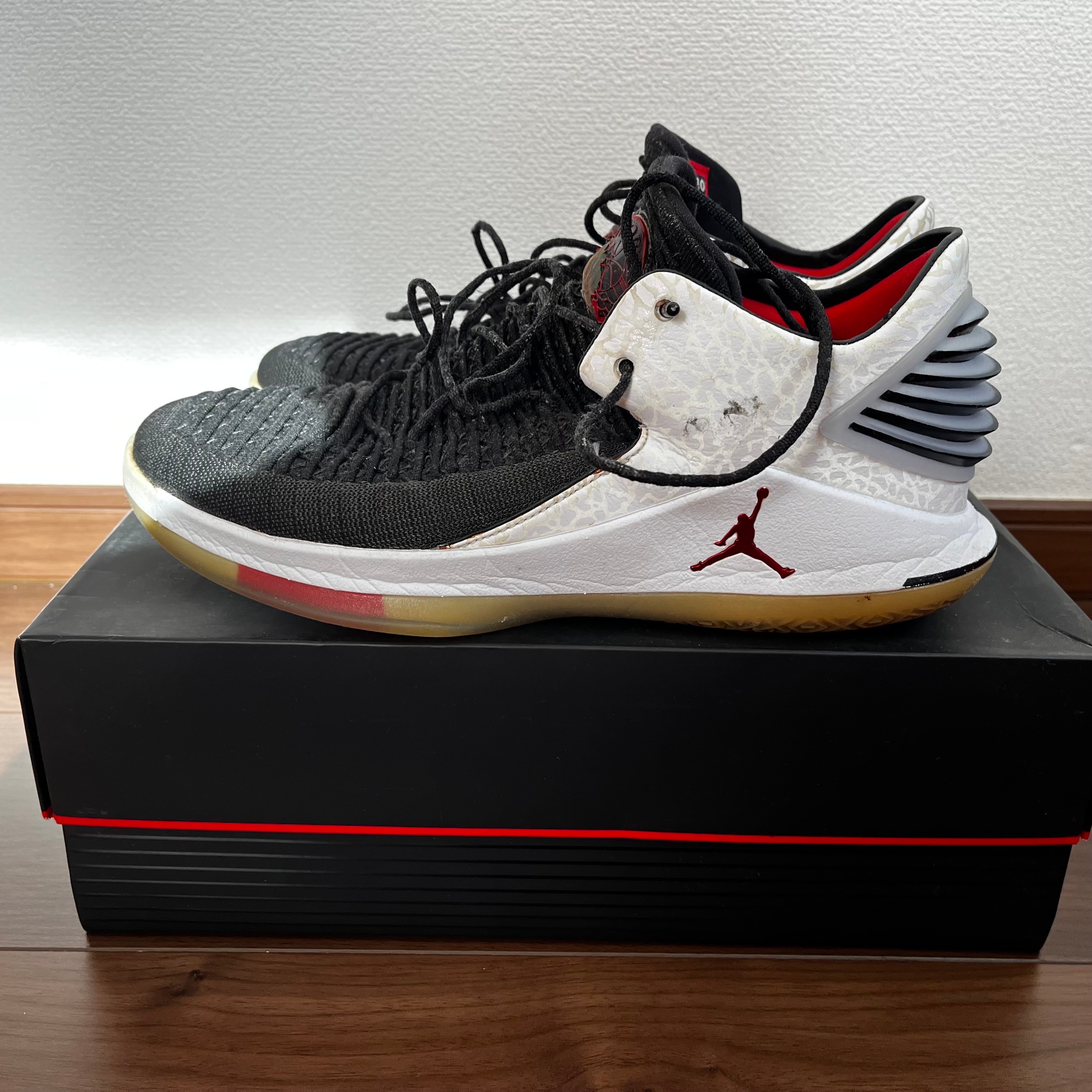 Nike Air Jordan XXXII Low Free Throw Line "Black/University Red-White"