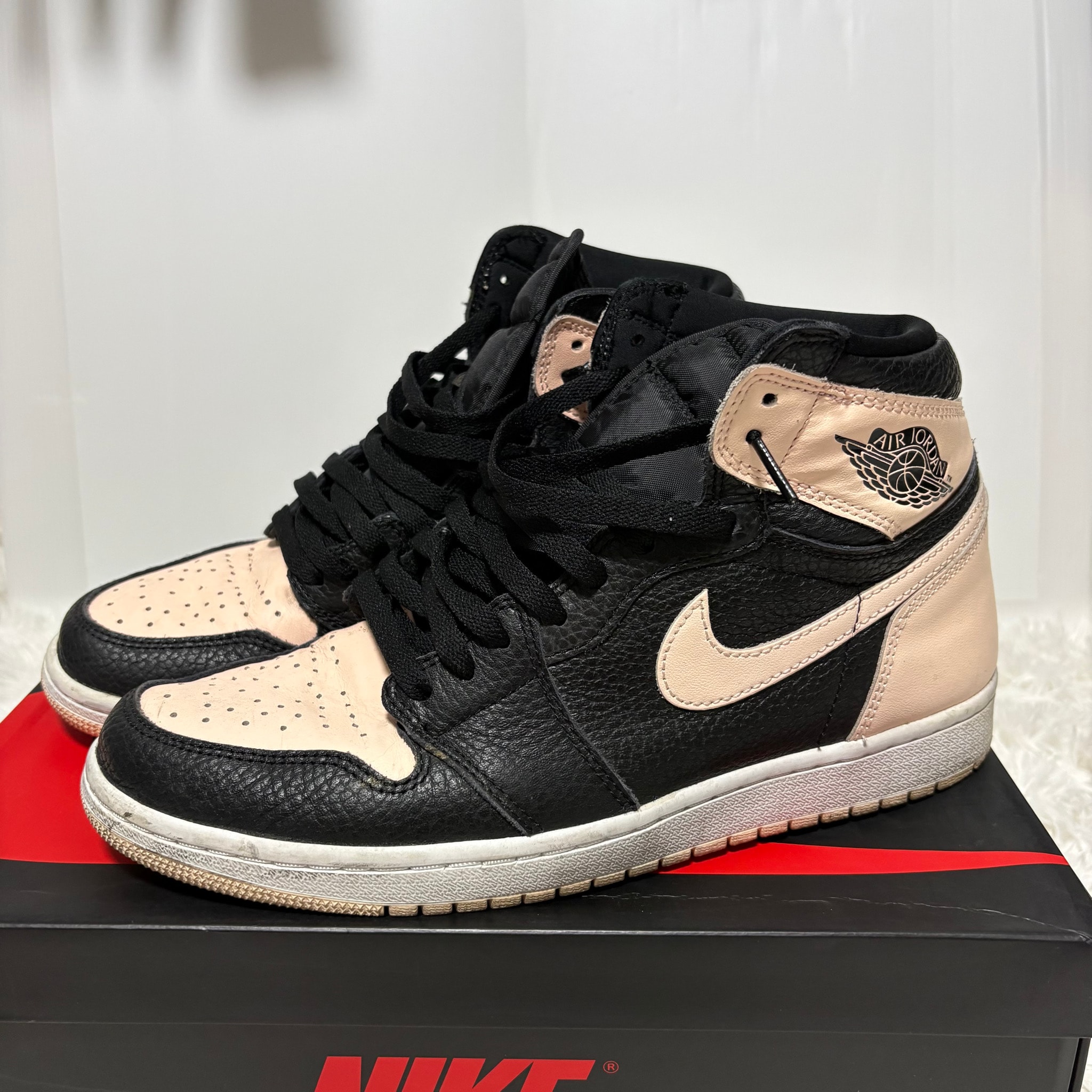 Nike Air Jordan 1 Retro High OG "Crimson Tint"