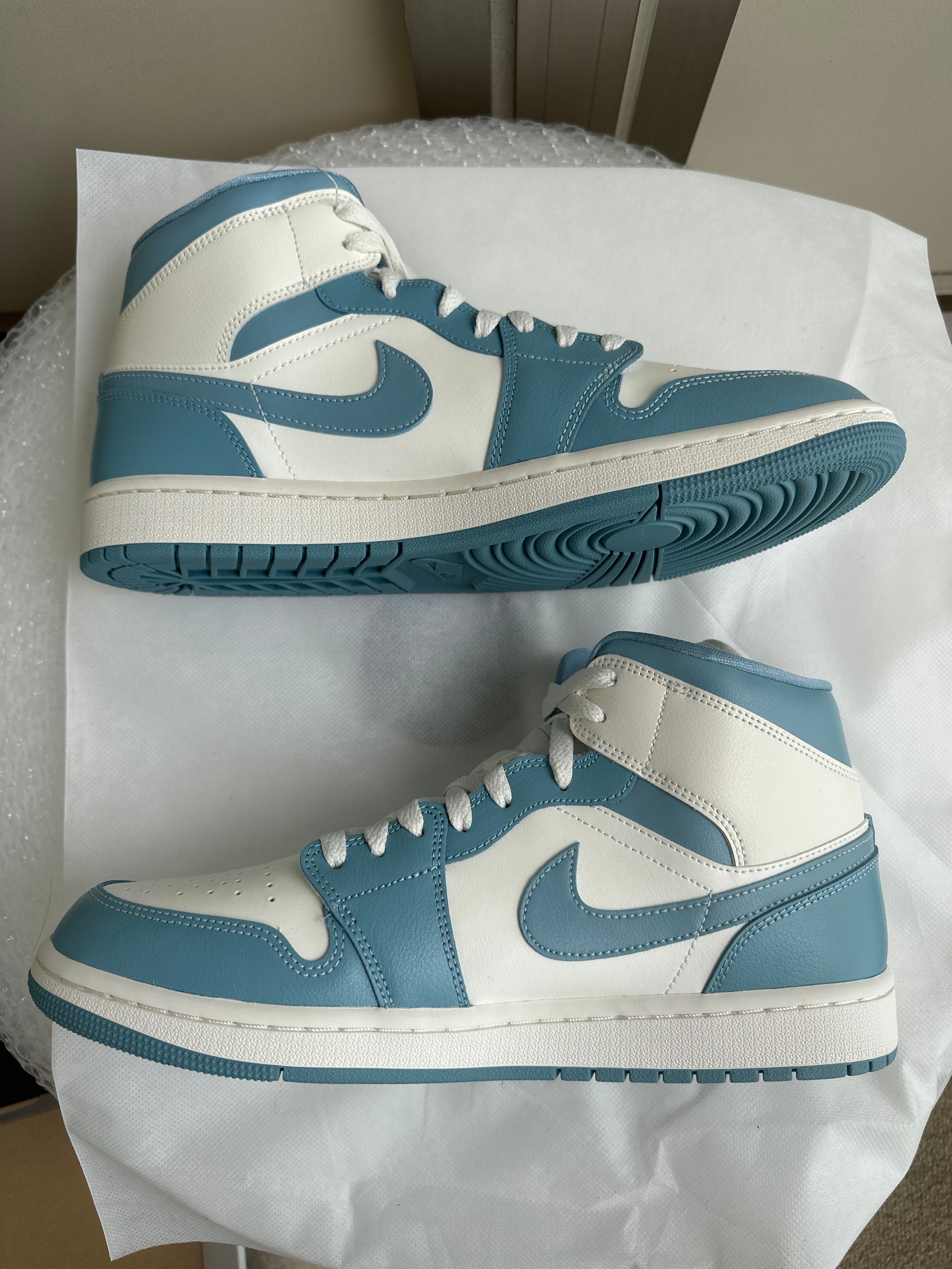 Nike Women's Air Jordan 1 Mid "University Blue"
