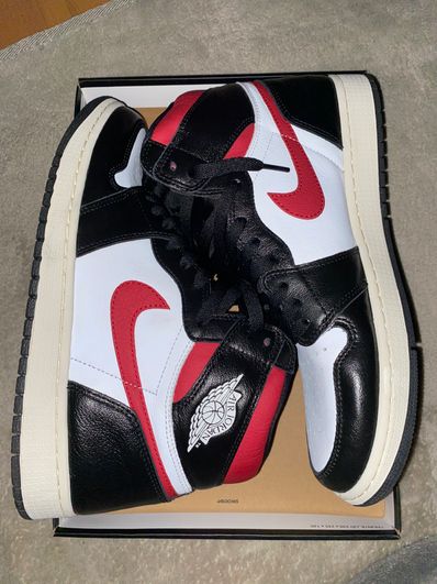 Nike Air Jordan 1 Retro High "Black/White/Sail/Gym Red"