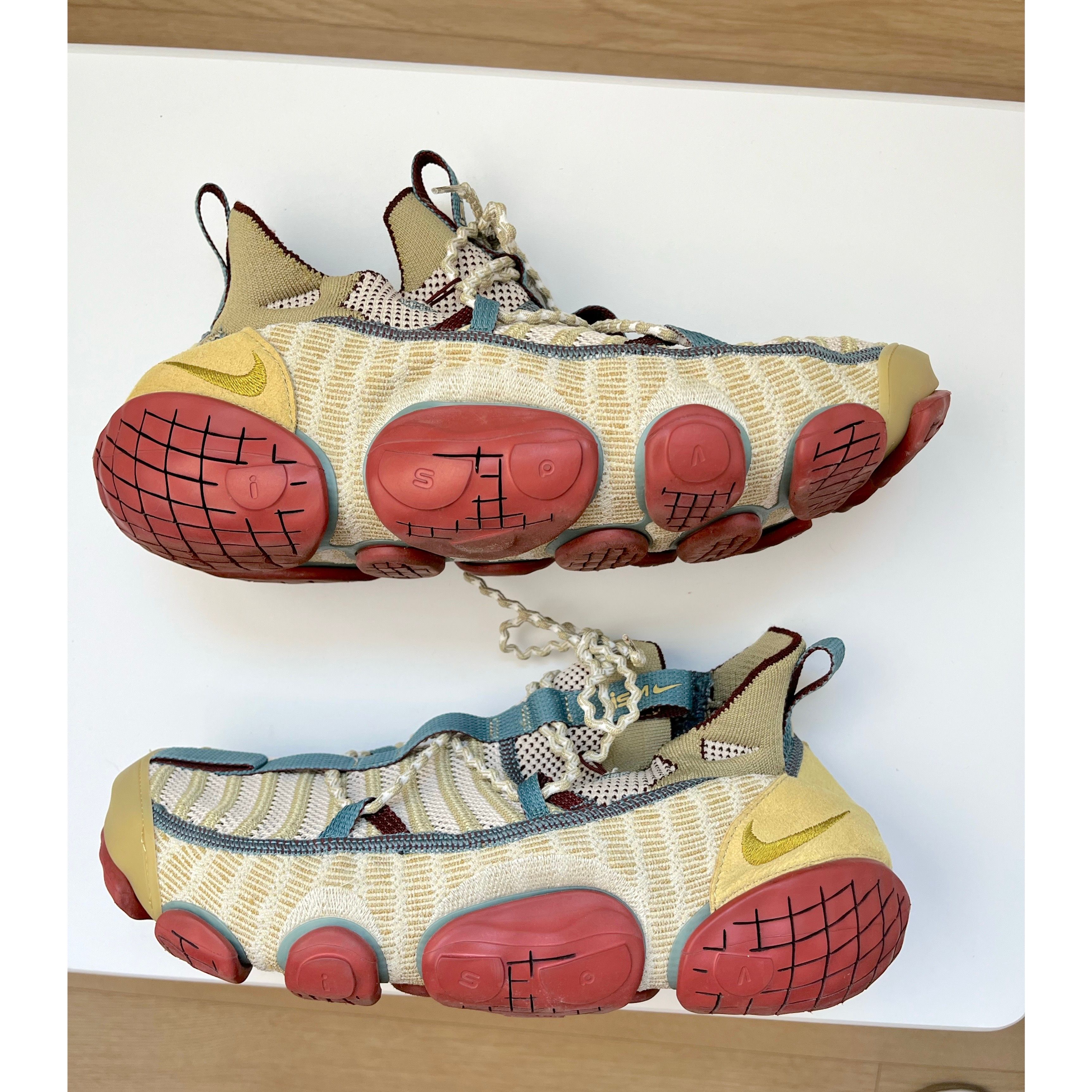 ナイキ イスパ リンク "バーリー アンド デザートモス"