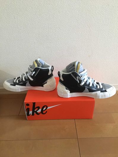 sacai × NIKE BLAZER MID "BLACK/WOLF GREY/WHITE"