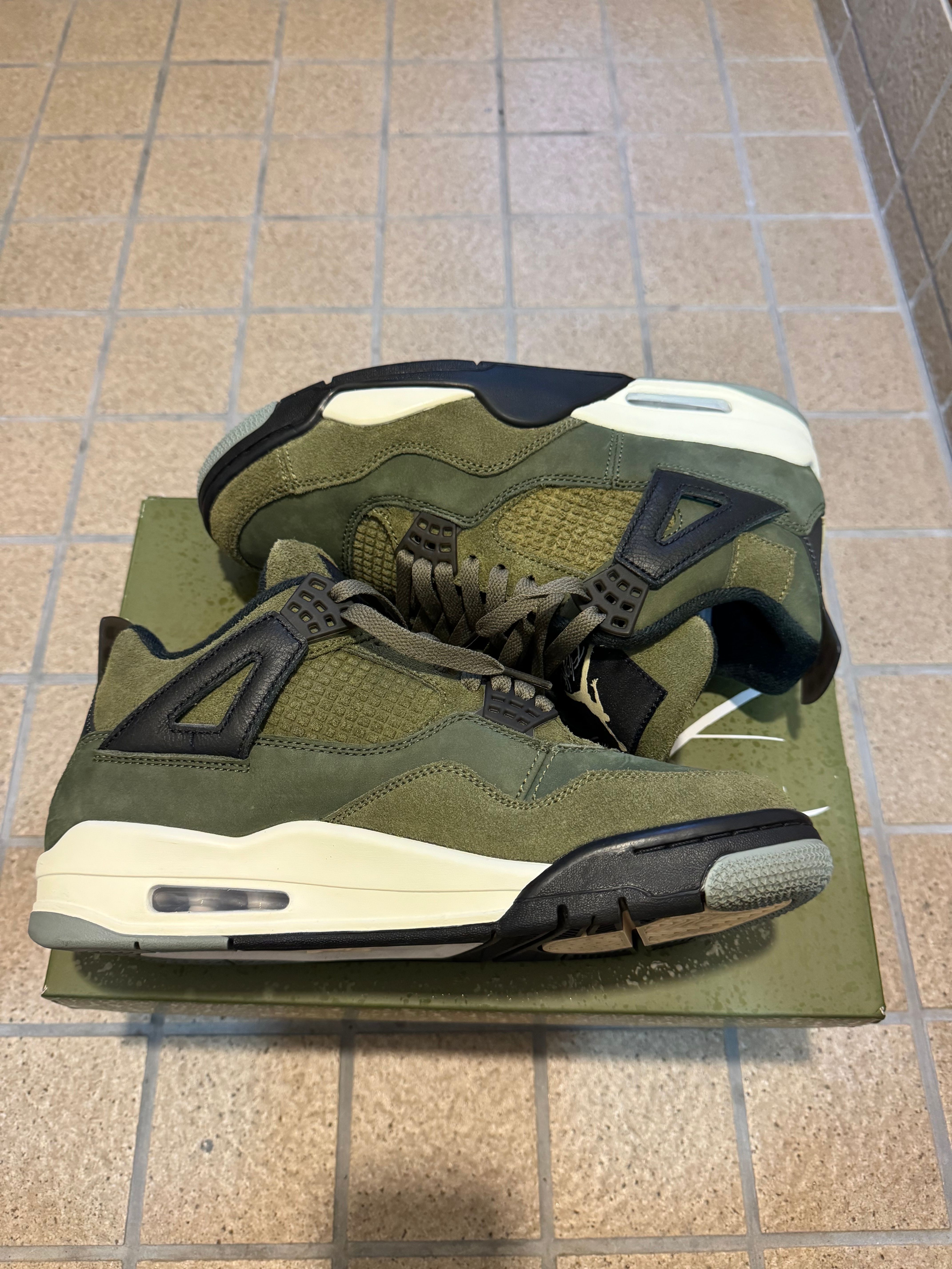 Nike Air Jordan 4 Retro SE Craft "Olive"