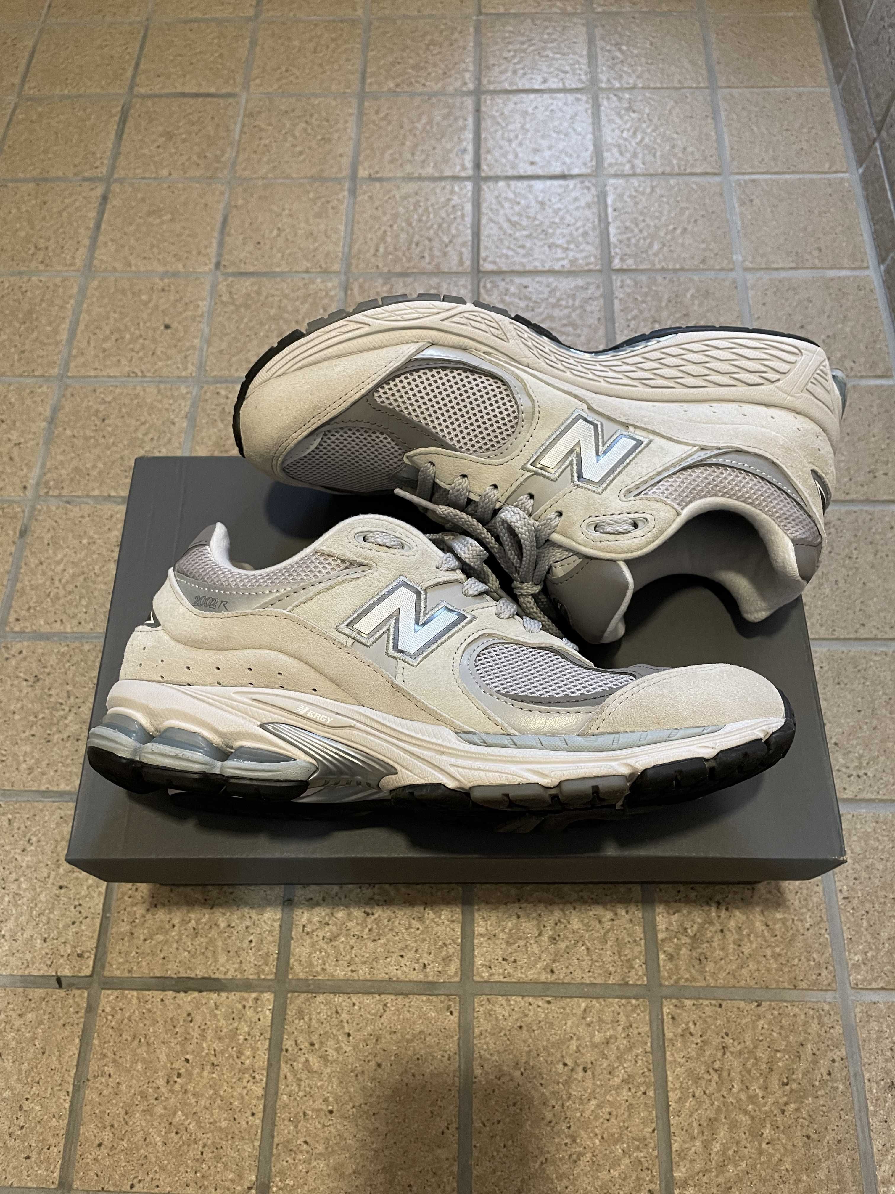 New Balance 2002R "Gray"