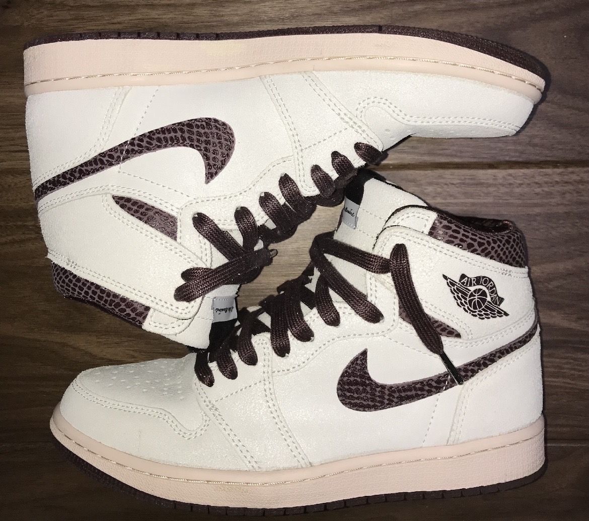 A Ma Maniere × Nike Air Jordan 1 Retro High OG "Sail and Burgundy"