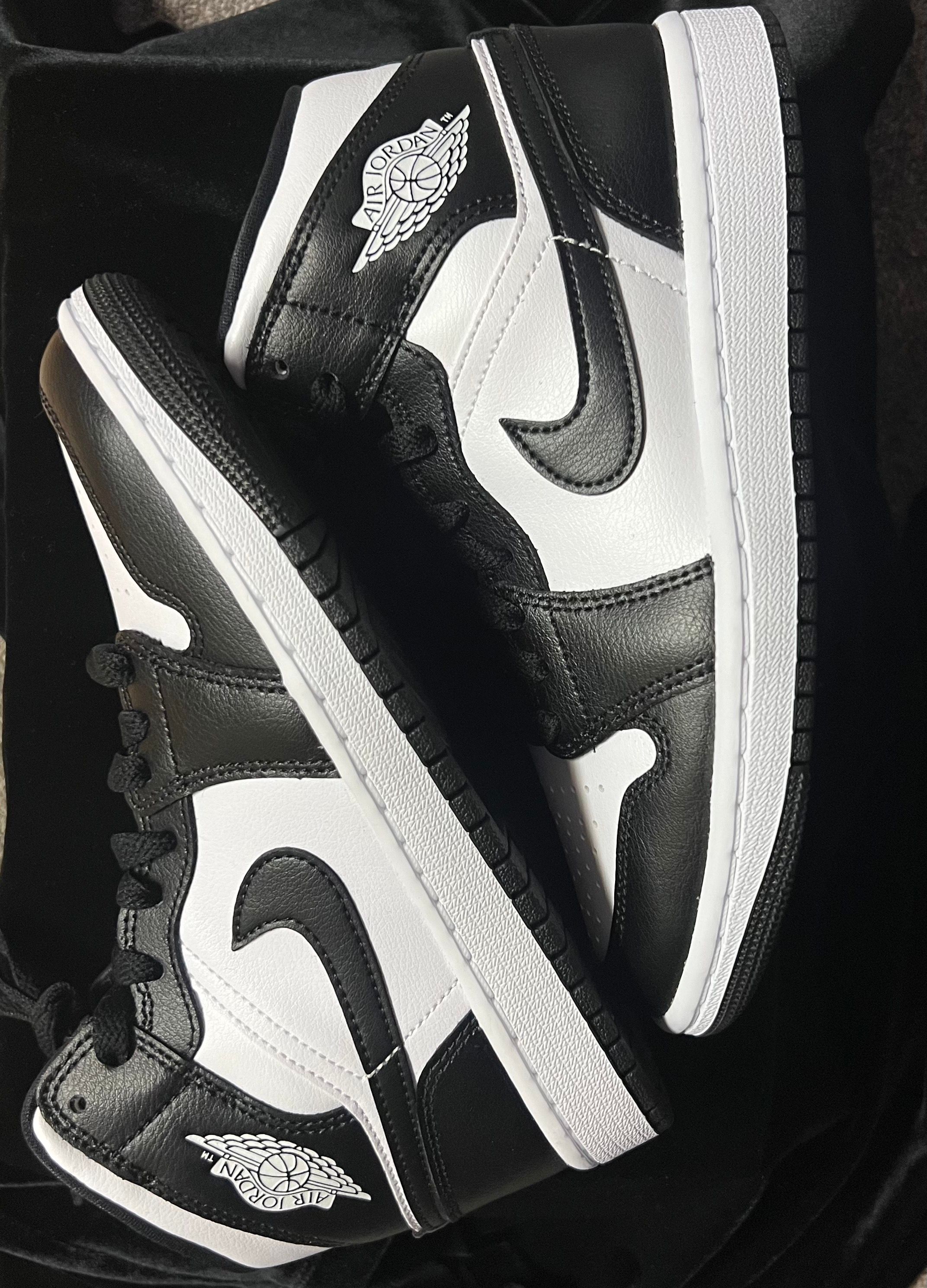 Nike Women's Air Jordan 1 Mid "Black/White"