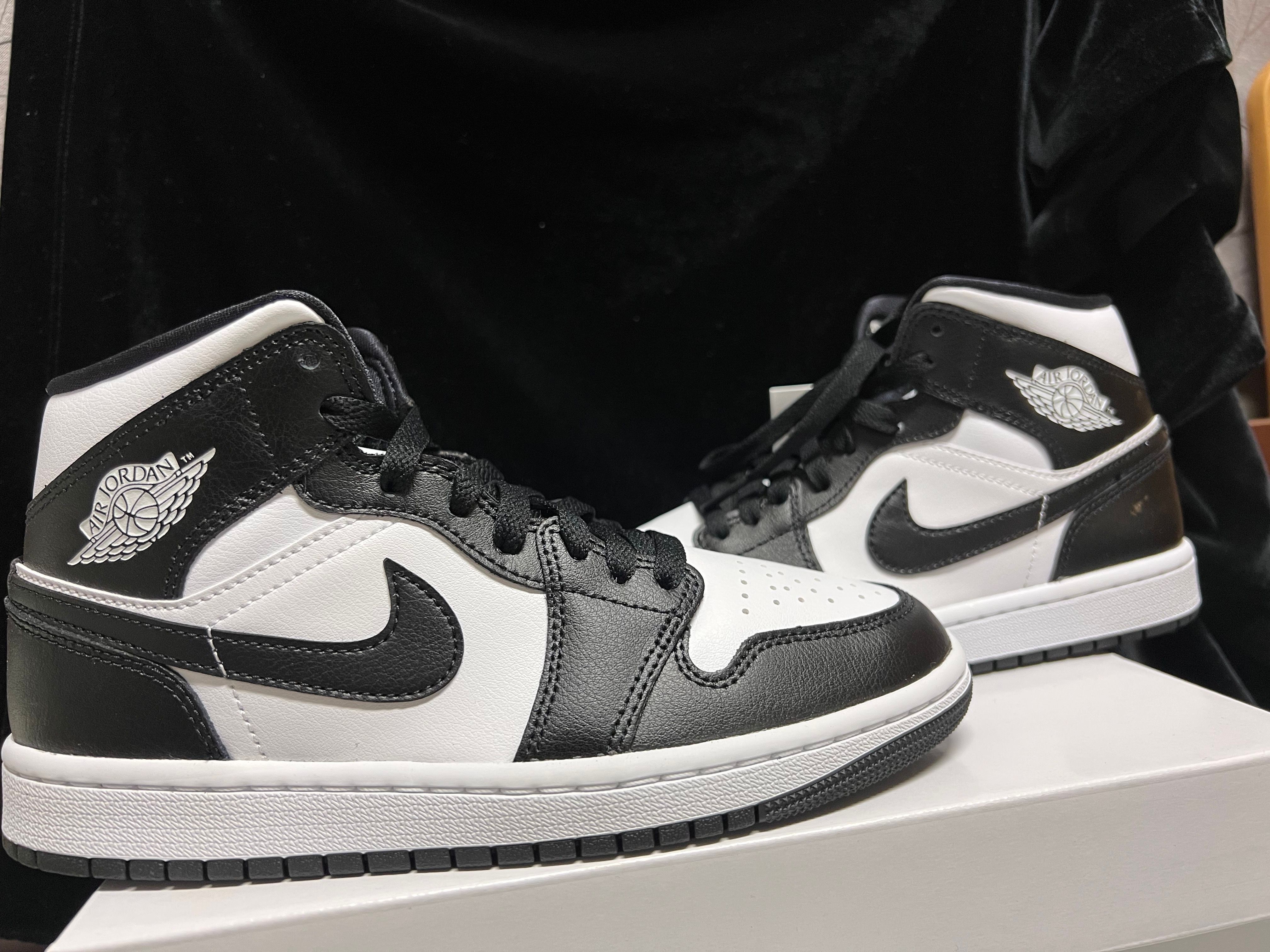 Nike Women's Air Jordan 1 Mid "Black/White"