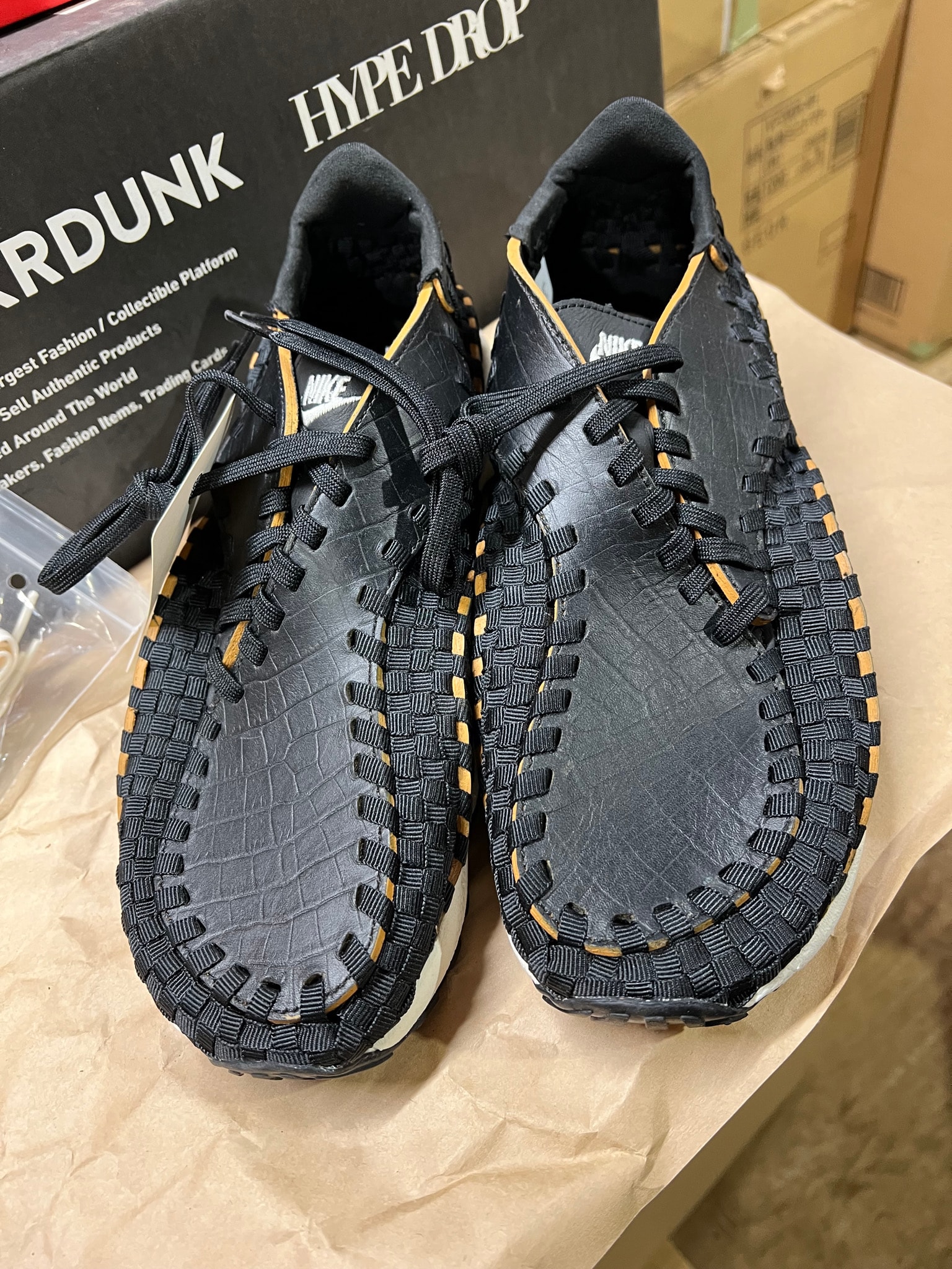 Nike Women's Air Footscape Woven PRM "Black"