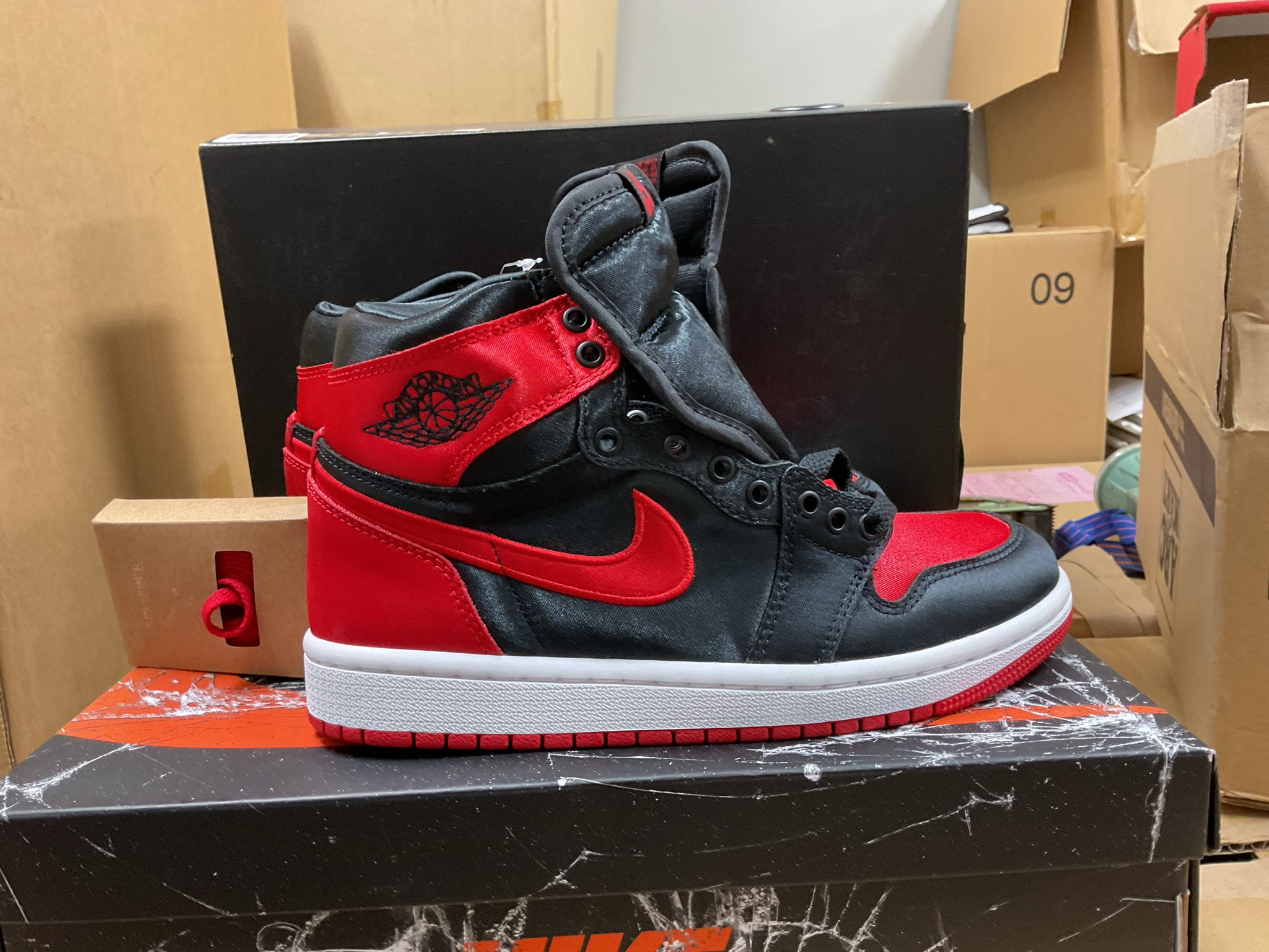 Nike Women's Air Jordan 1 Retro High OG "Satin Bred"