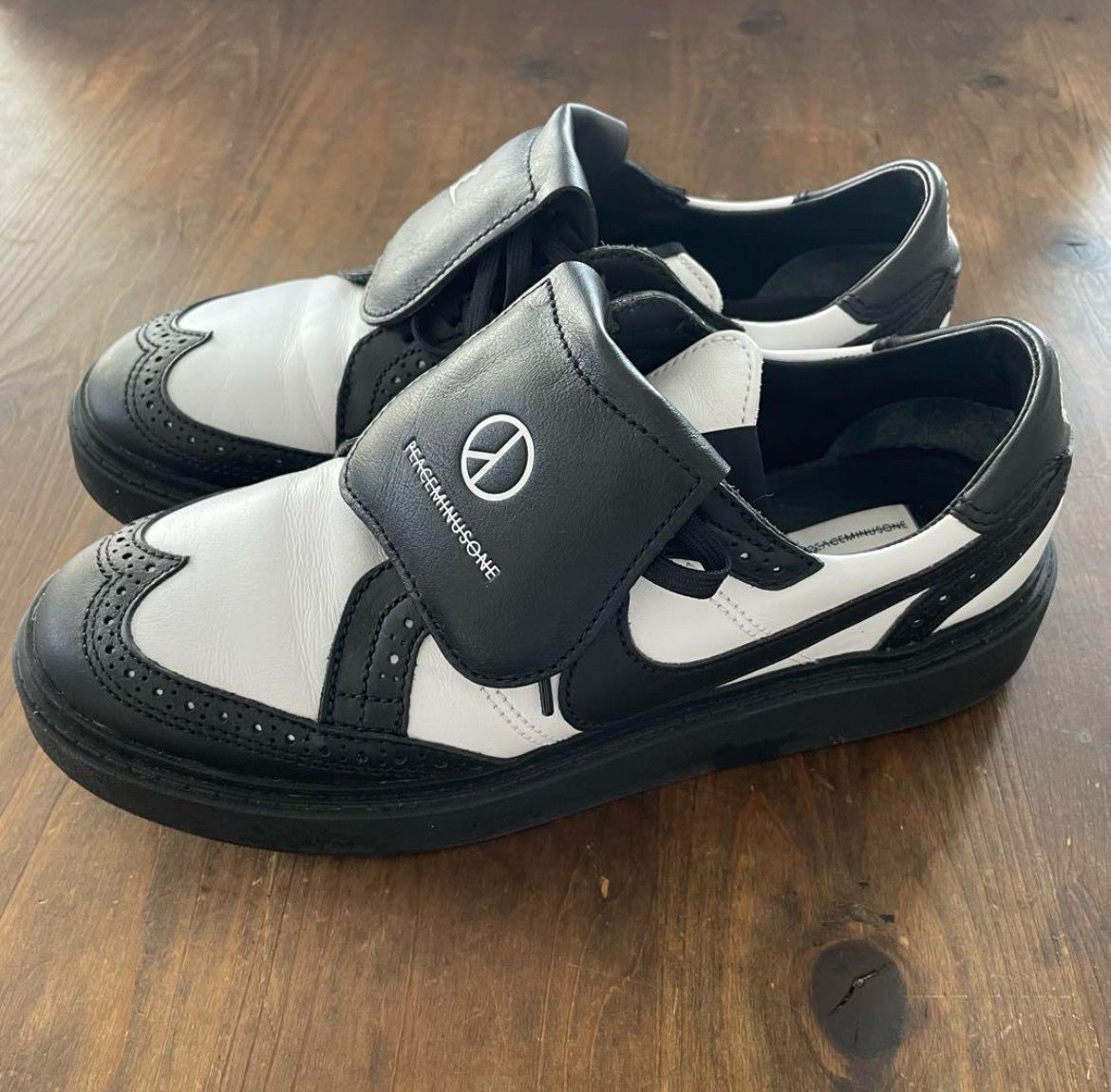 PEACEMINUSONE × Nike Kwondo 1 "Black and White" / G-DRAGON
