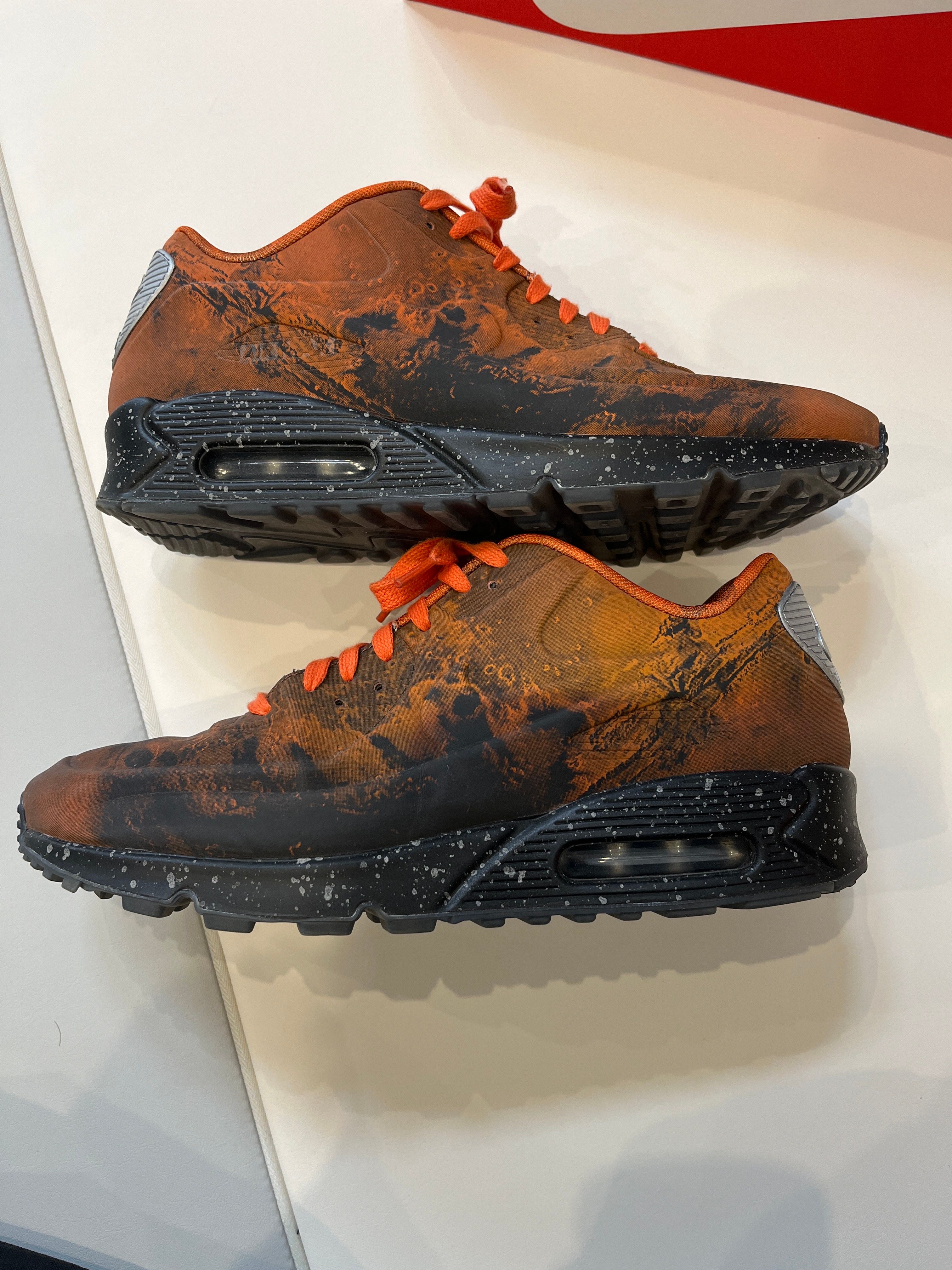 NIKE AIR MAX 90 QS "MARS LANDING"