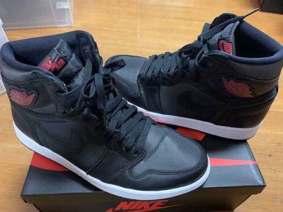 Nike Air Jordan 1 Retro High OG "Black/Metallic Silver/Gym Red"