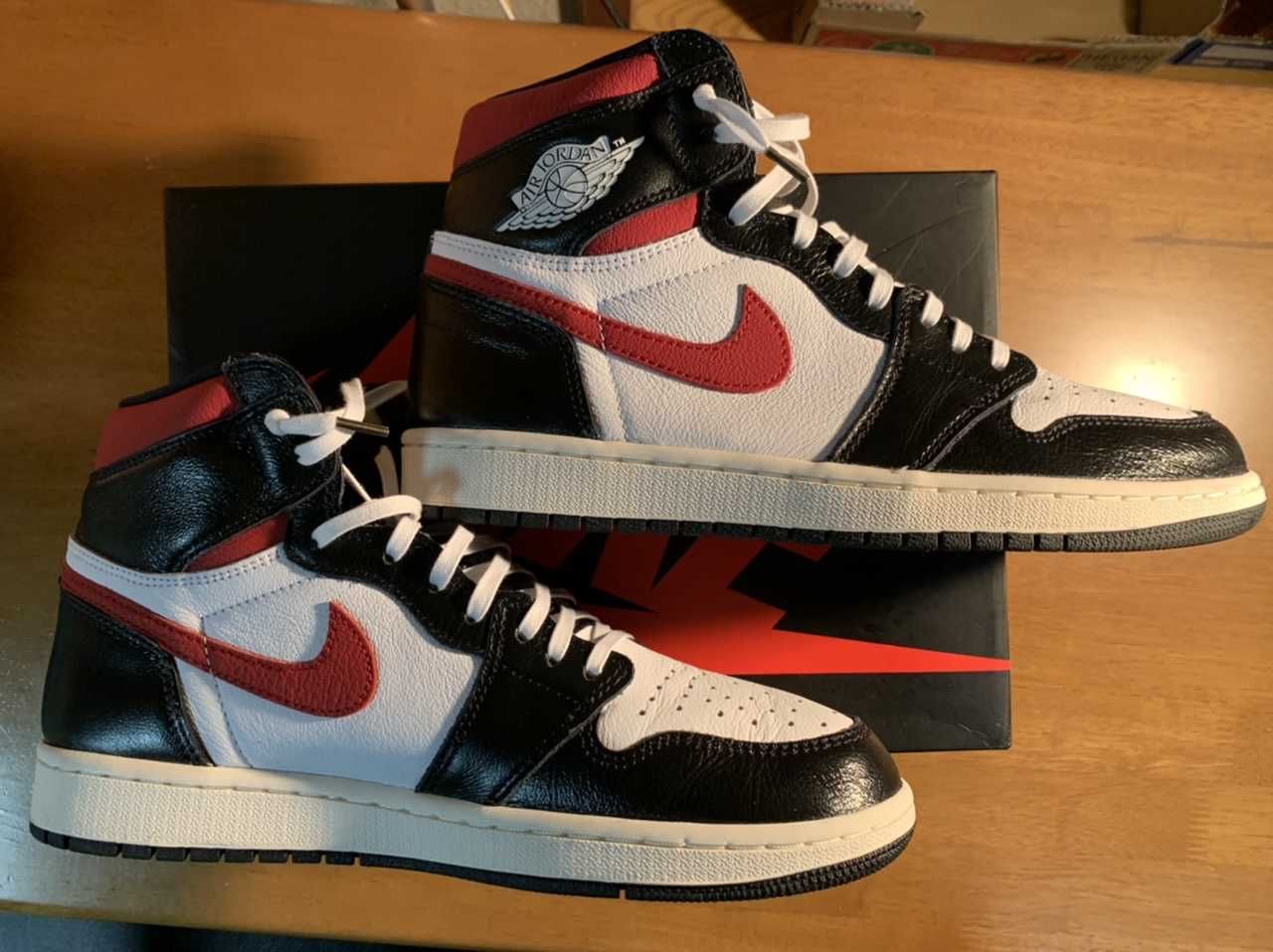 Nike Air Jordan 1 Retro High "Black/White/Sail/Gym Red"