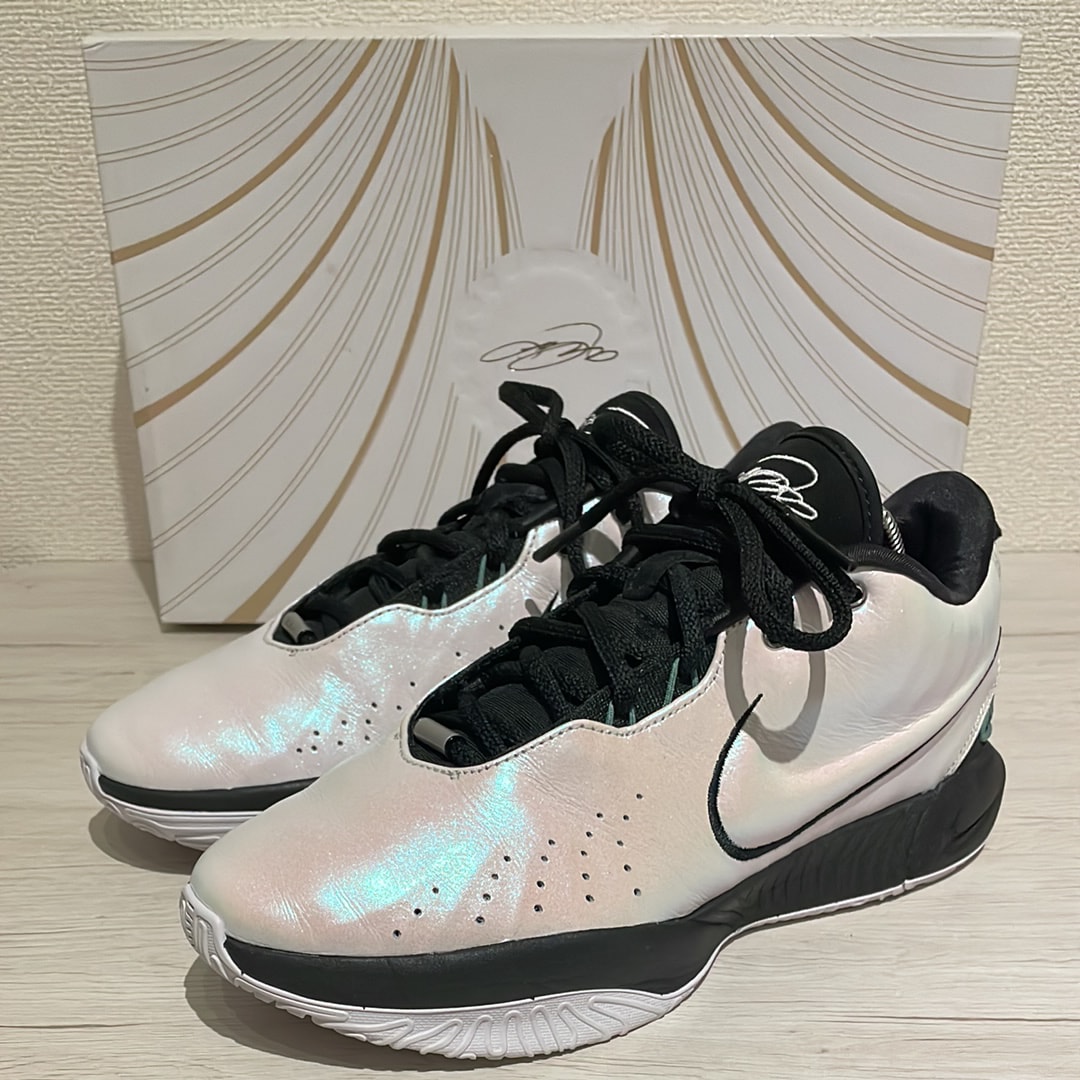 Nike LeBron 21 "Conchiolin"