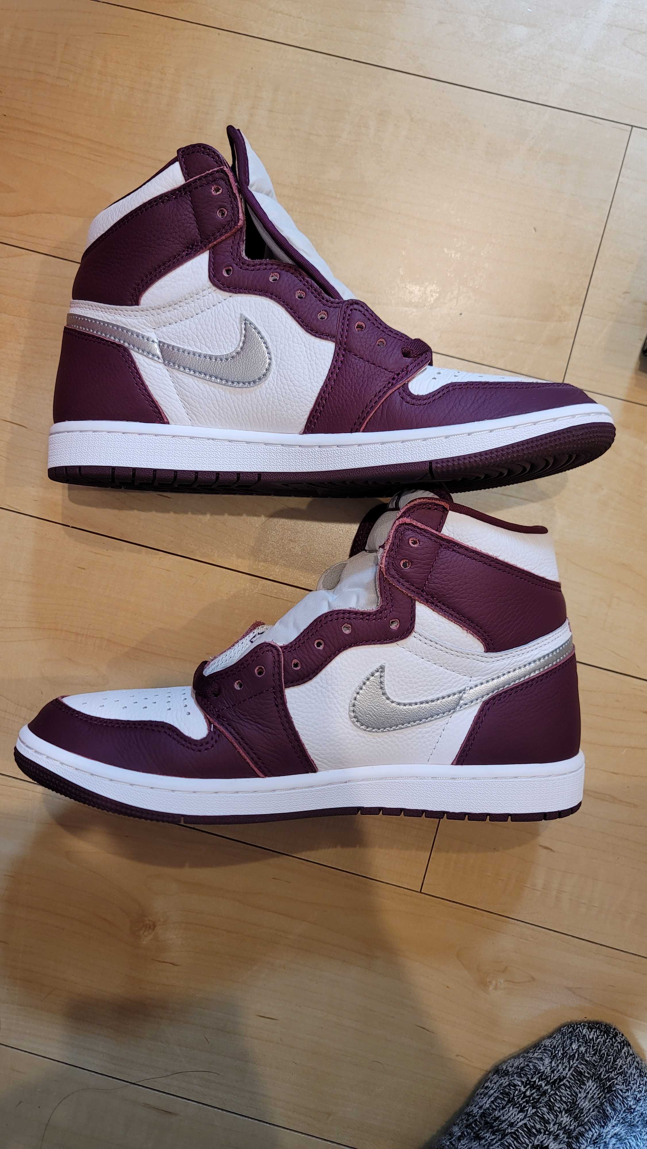 Nike Air Jordan 1 High OG "Bordeaux"