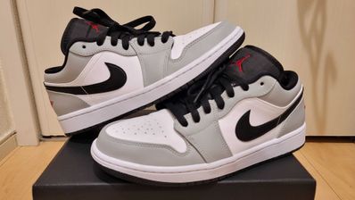 NIKE AIR JORDAN 1 LOW "LIGHT SMOKE GREY"