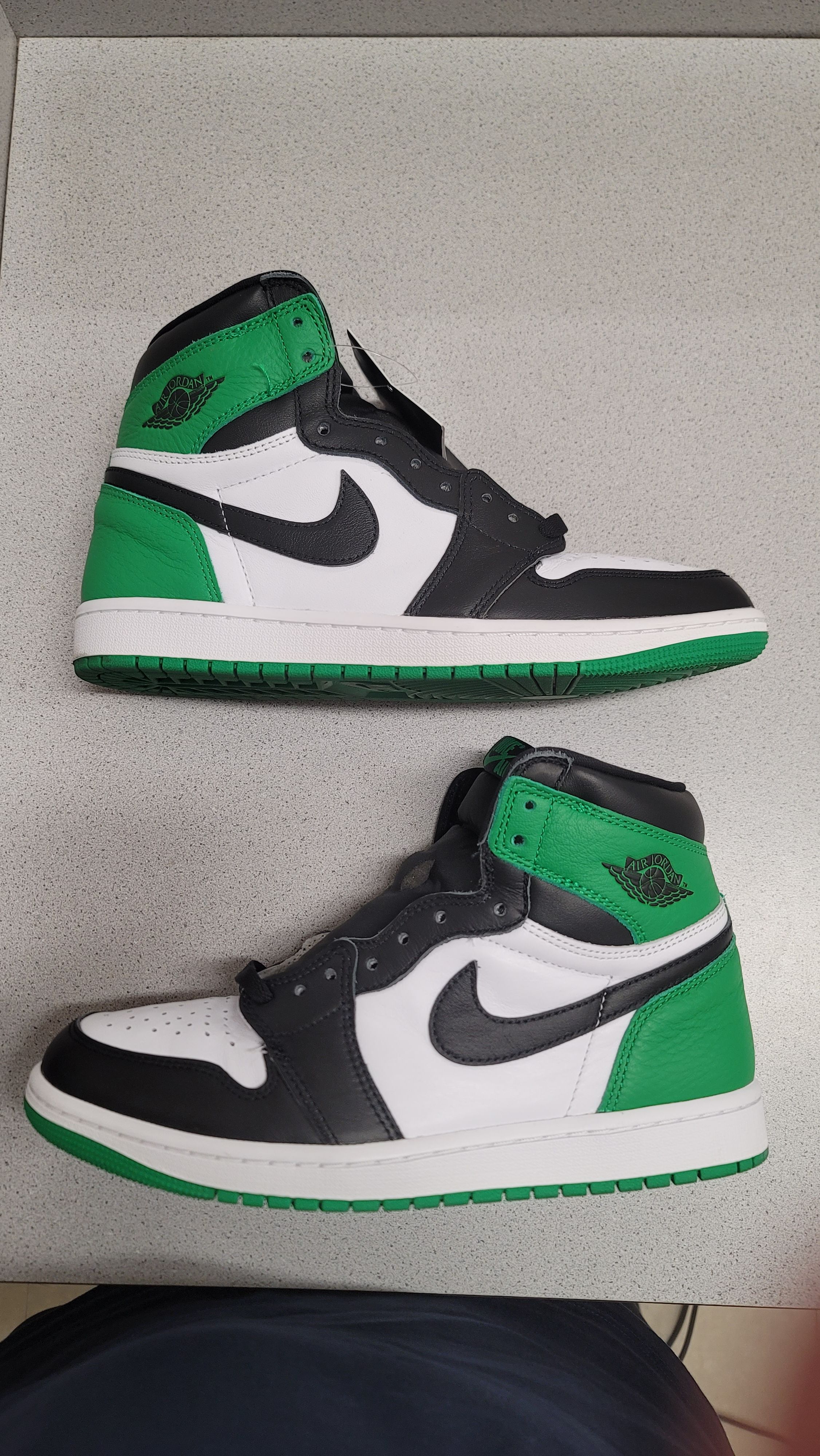 Nike Air Jordan 1 Retro High OG "Celtics/Black and Lucky Green" (2023)