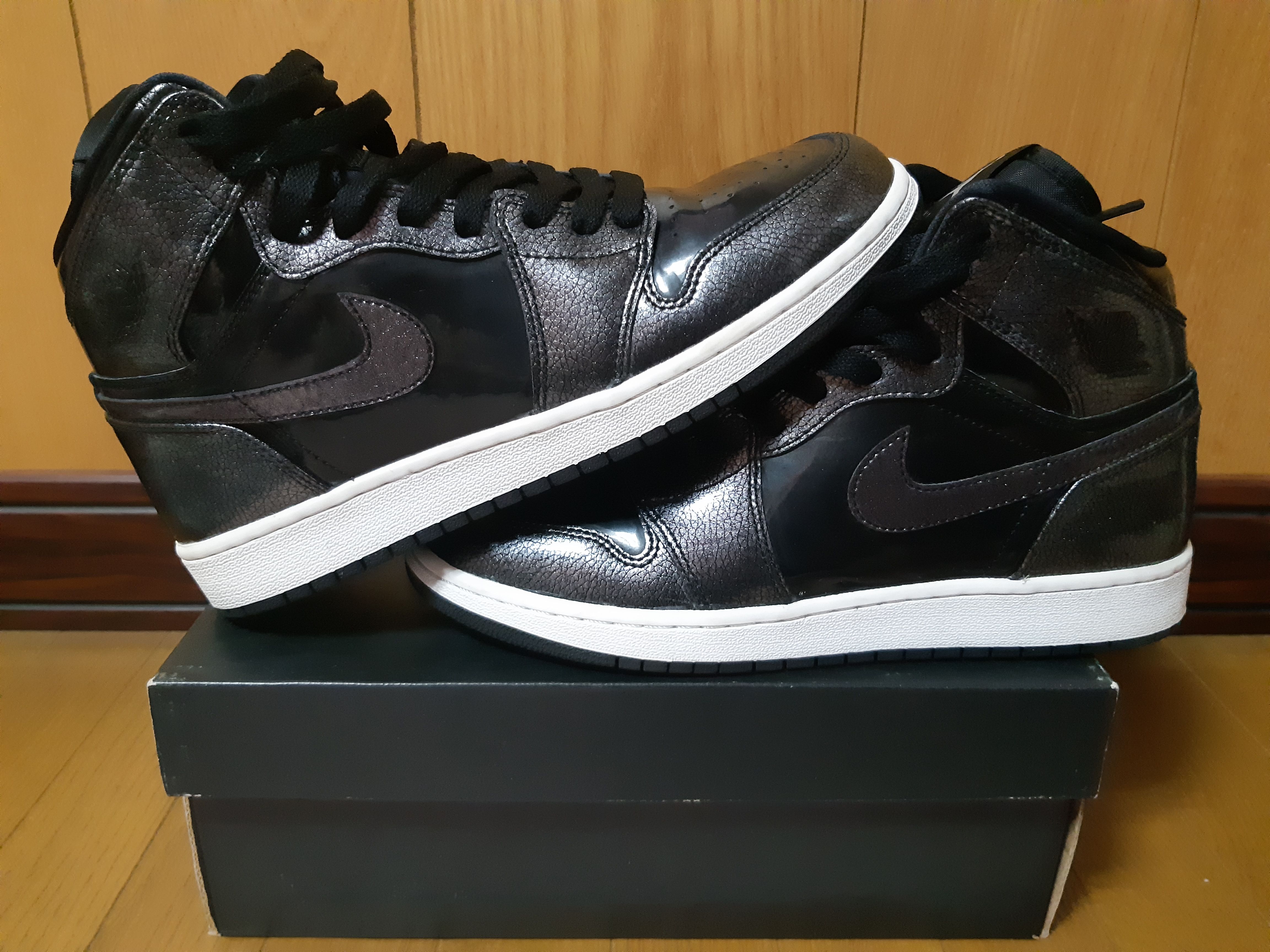NIKE AIR JORDAN 1 RETRO HIGH BLACK PATENT (GS)